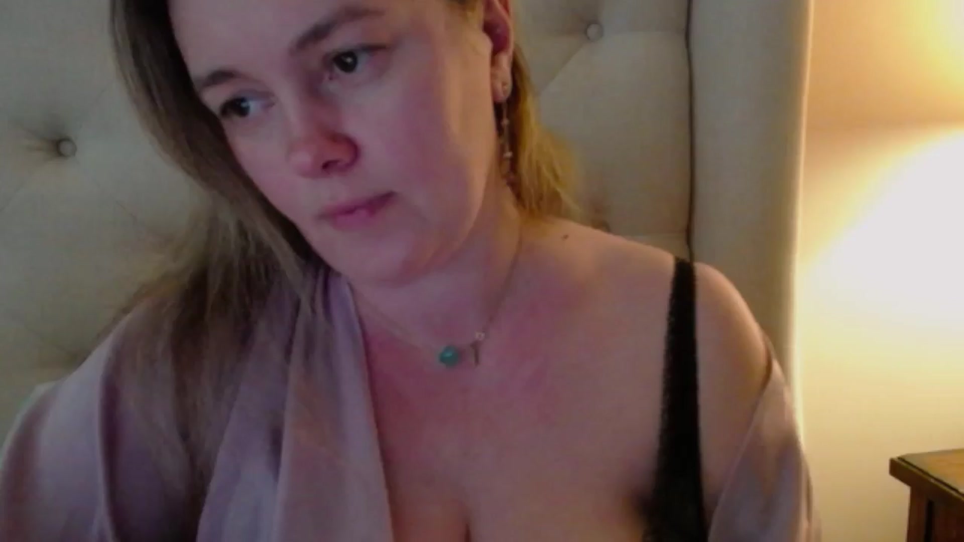 Gallery image thumbnail from J0llye's myfreecams stream on, 04/14/2024, 19:23 image 19 of 20