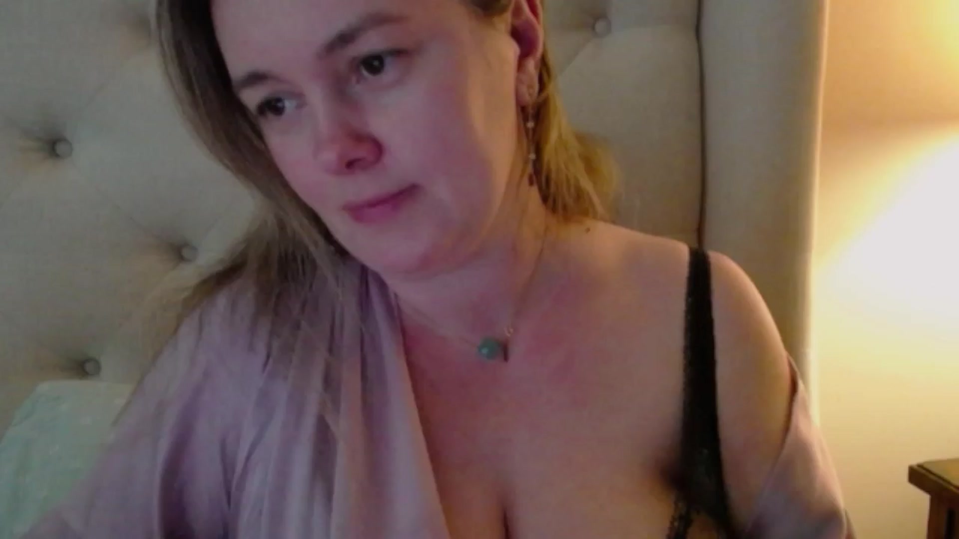 Gallery image thumbnail from J0llye's myfreecams stream on, 04/14/2024, 19:23 image 9 of 20