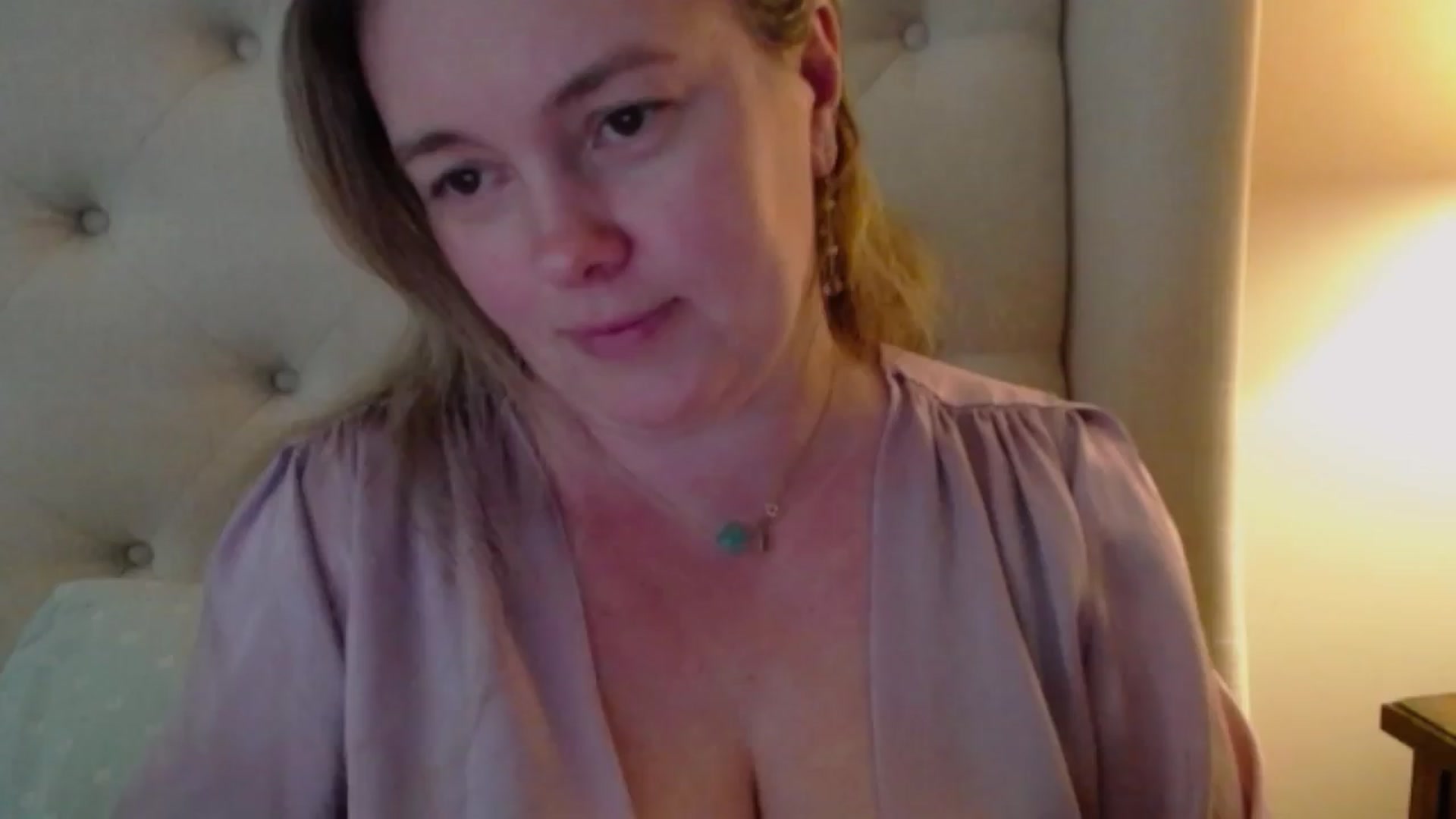 Gallery image thumbnail from J0llye's myfreecams stream on, 04/14/2024, 19:23 image 5 of 20