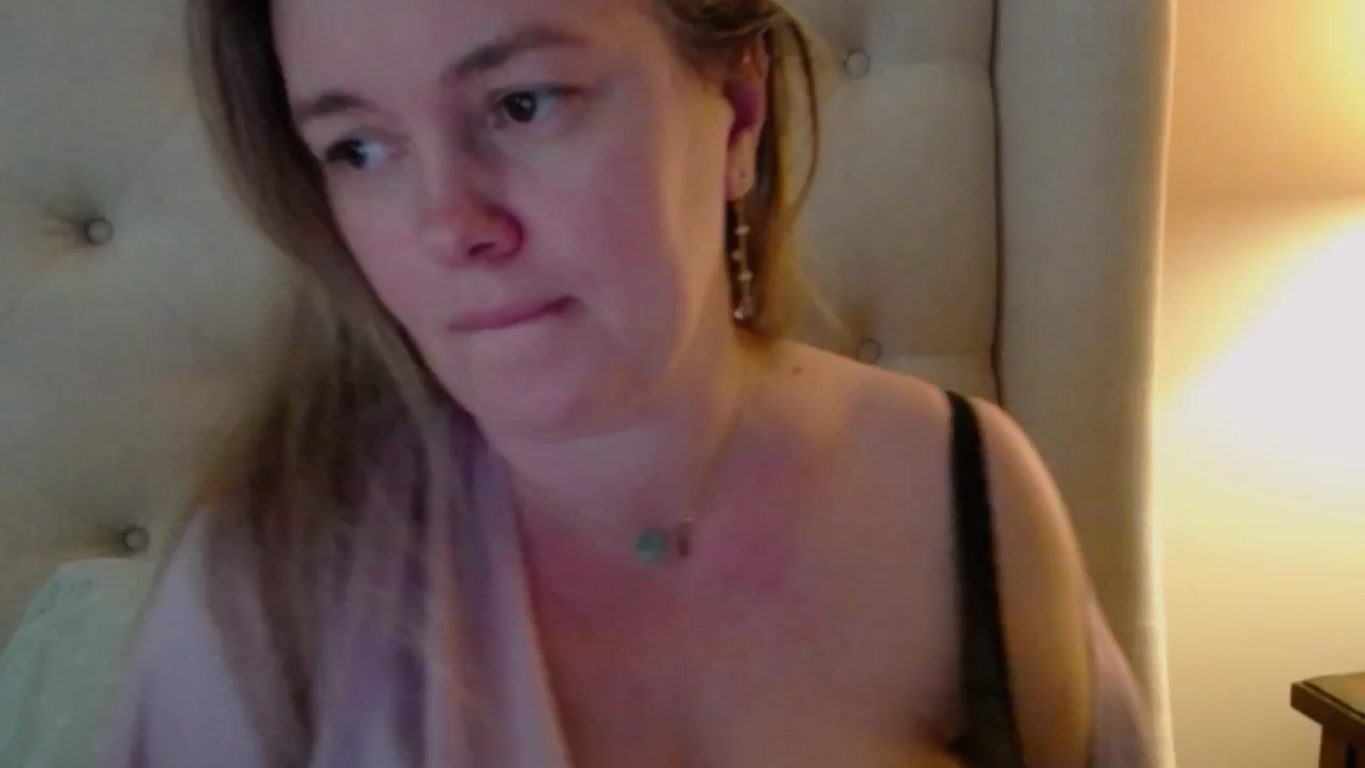 Gallery image thumbnail from J0llye's myfreecams stream on, 04/14/2024, 19:23 image 18 of 20