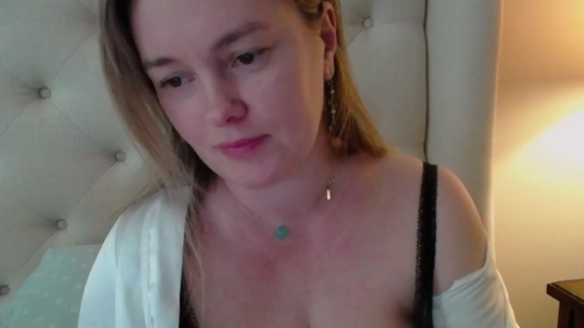 Gallery image thumbnail from J0llye's myfreecams stream on, 04/16/2024, 16:00 image 18 of 20