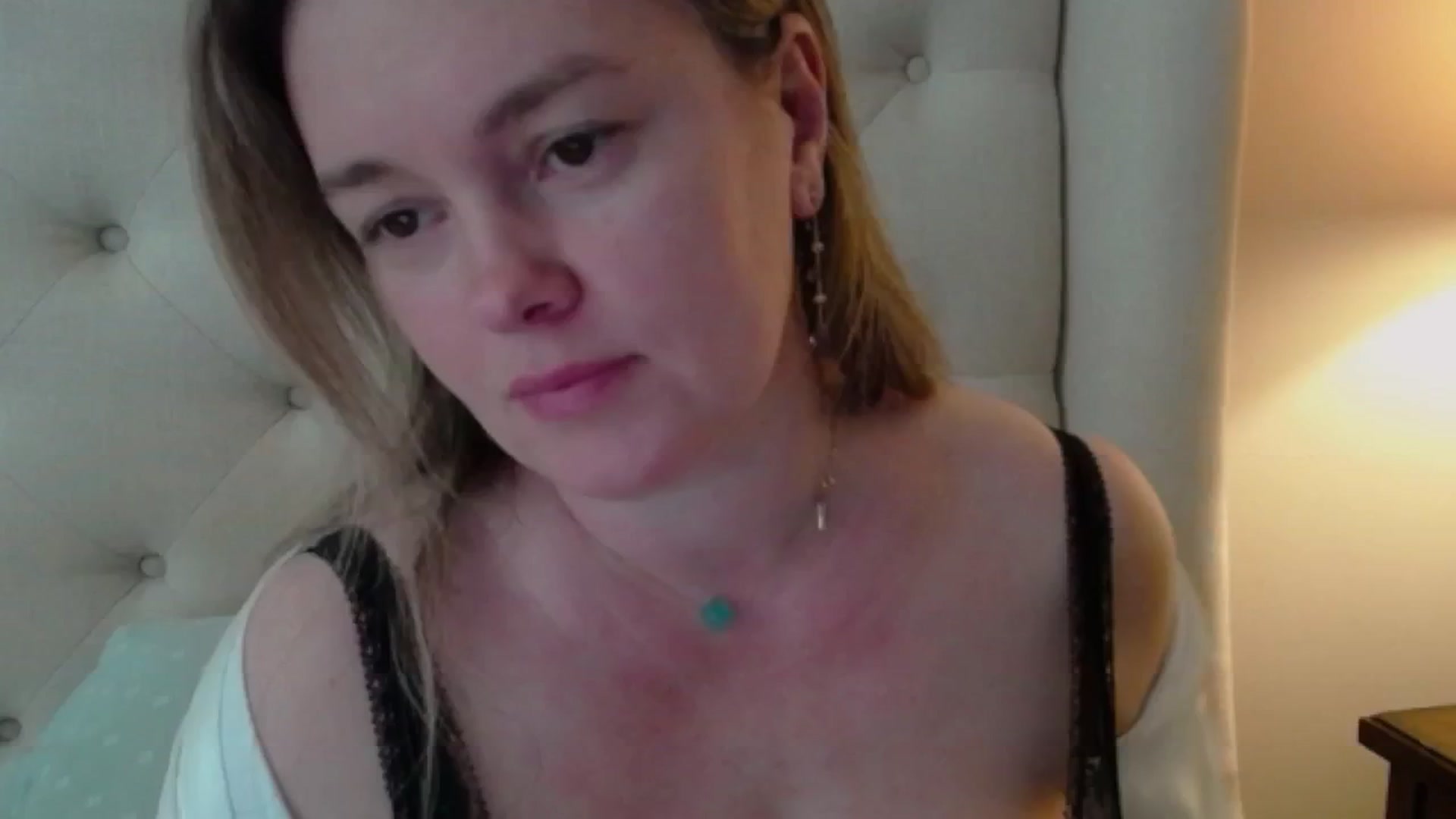 Gallery image thumbnail from J0llye's myfreecams stream on, 04/16/2024, 16:00 image 11 of 20