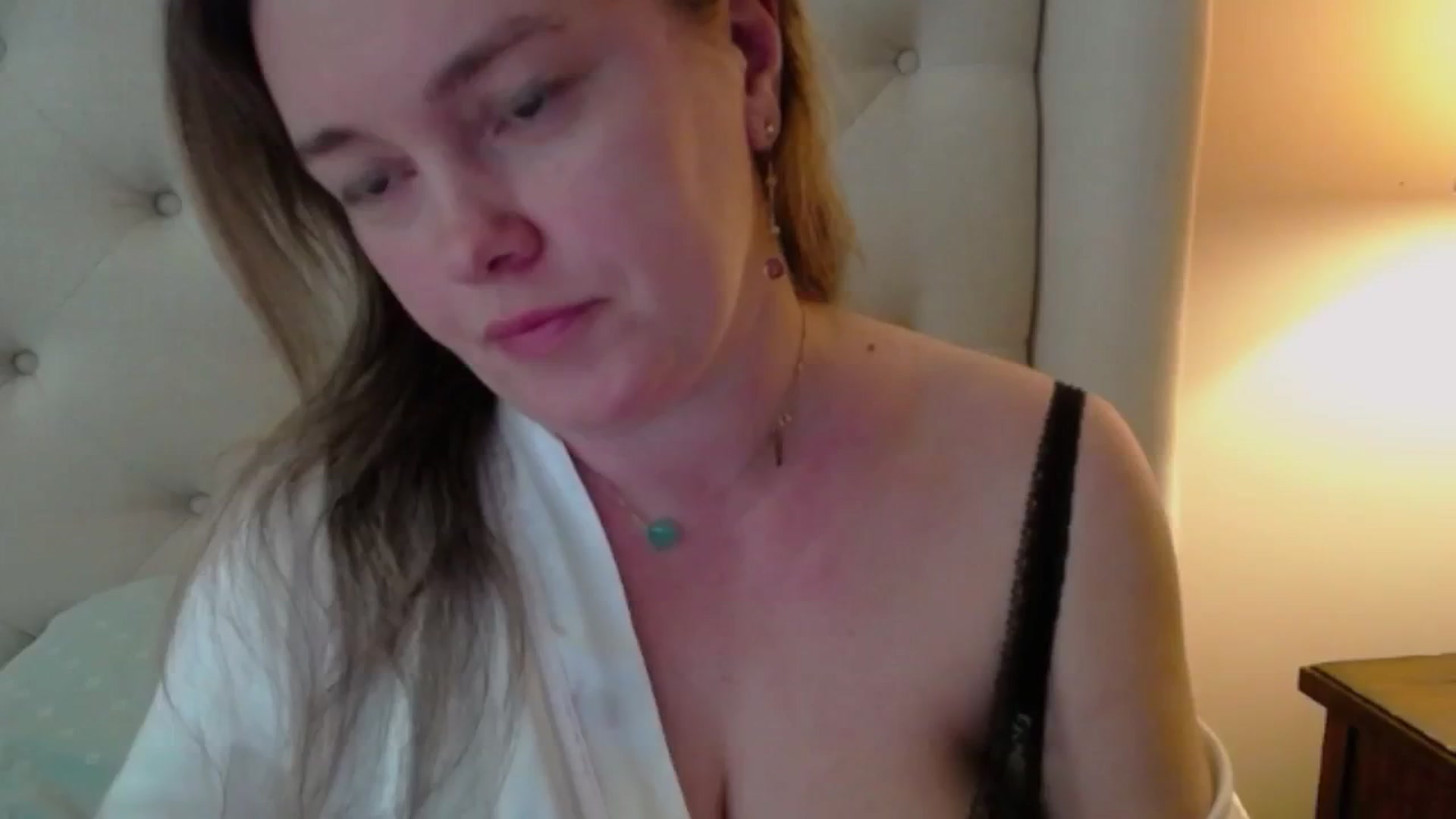 Gallery image thumbnail from J0llye's myfreecams stream on, 04/16/2024, 16:50 image 7 of 20