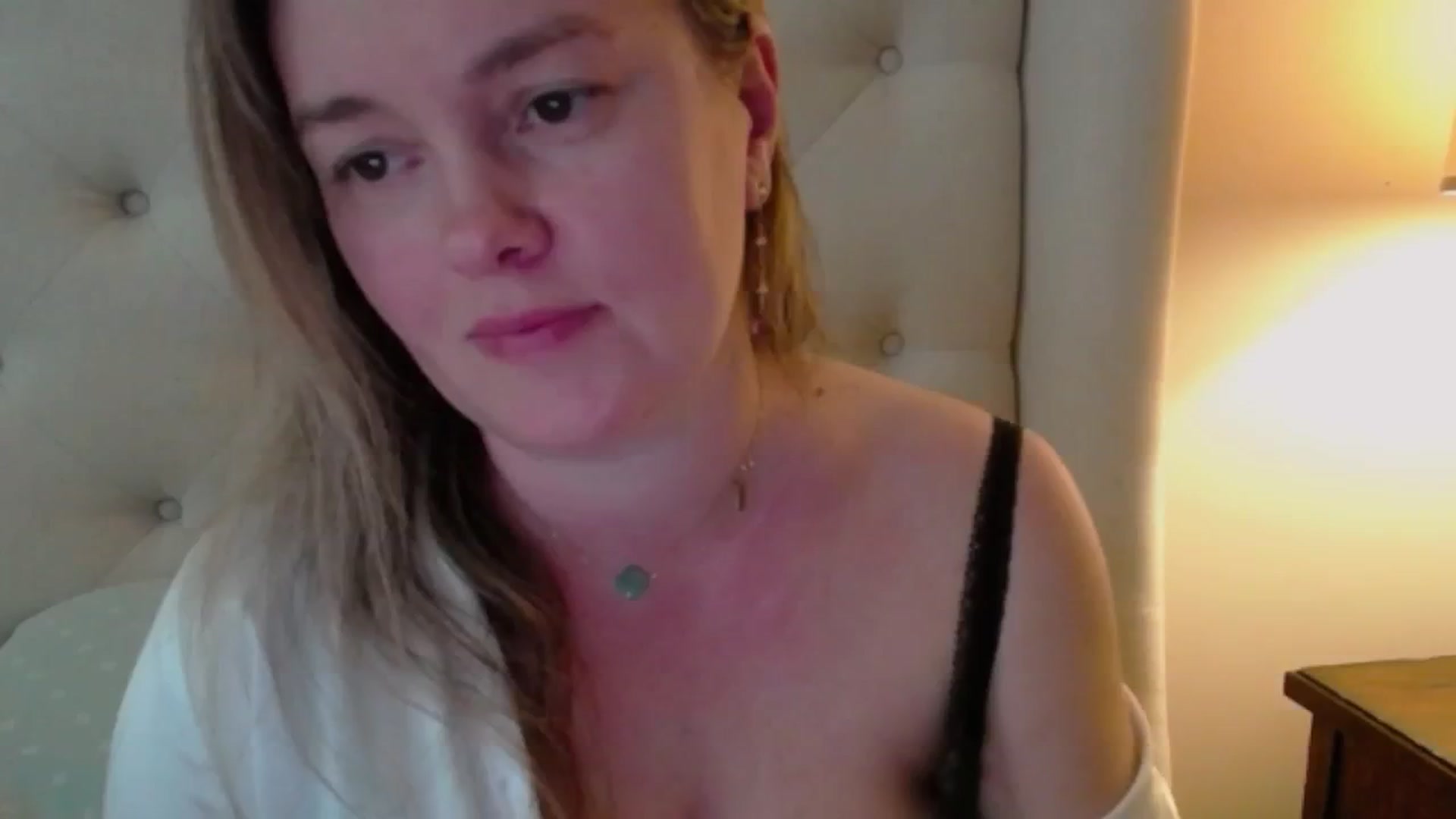 Gallery image thumbnail from J0llye's myfreecams stream on, 04/16/2024, 16:50 image 18 of 20