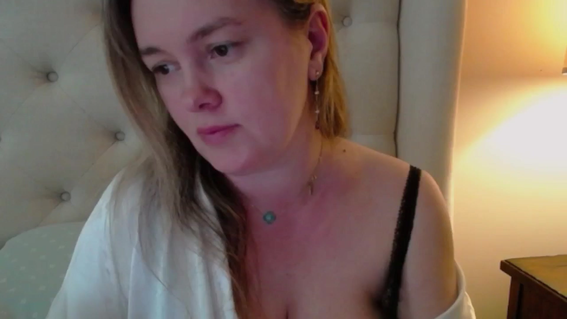 Gallery image thumbnail from J0llye's myfreecams stream on, 04/16/2024, 16:50 image 19 of 20