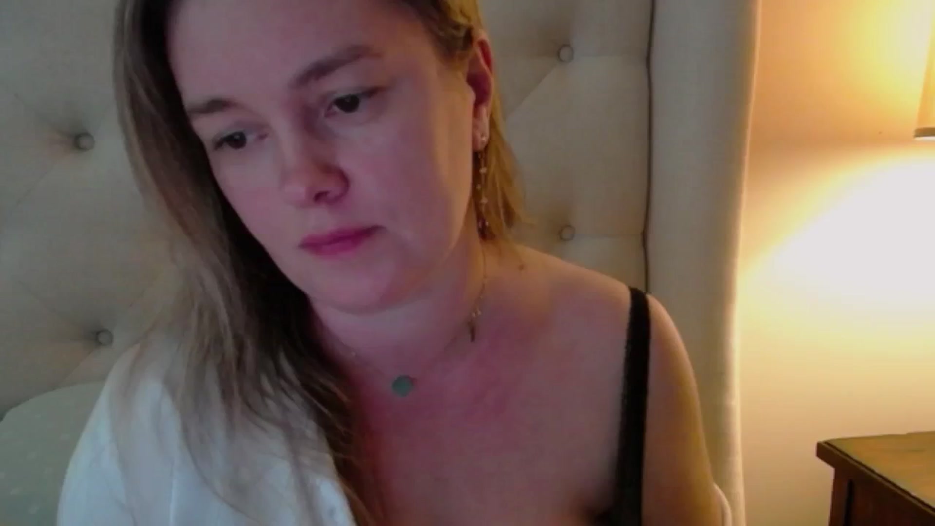 Gallery image thumbnail from J0llye's myfreecams stream on, 04/16/2024, 16:50 image 16 of 20