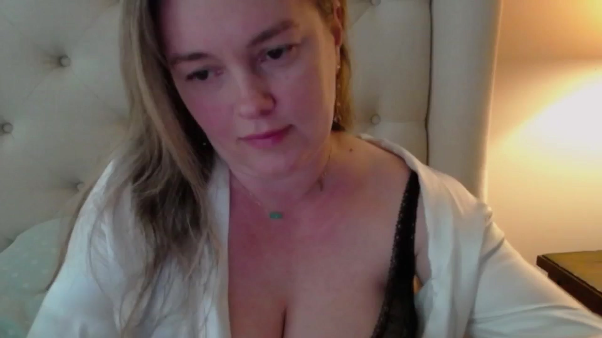 Gallery image thumbnail from J0llye's myfreecams stream on, 04/16/2024, 16:50 image 3 of 20
