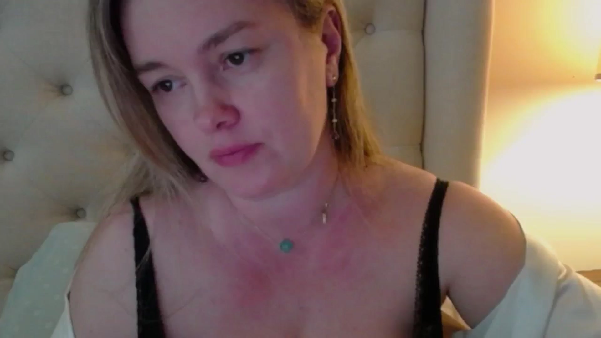Gallery image thumbnail from J0llye's myfreecams stream on, 04/16/2024, 19:10 image 2 of 20