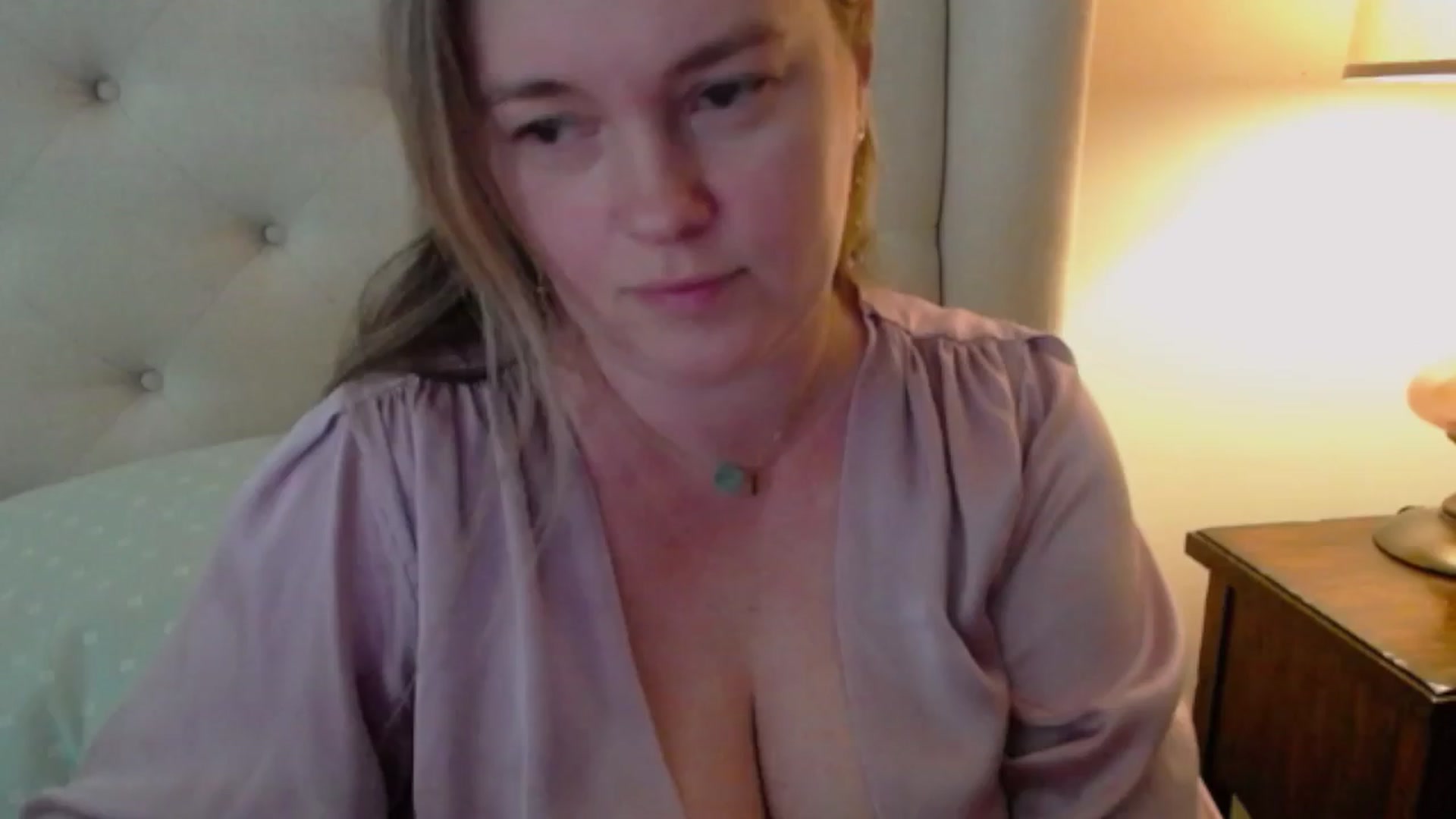 Gallery image thumbnail from J0llye's myfreecams stream on, 04/17/2024, 16:56 image 19 of 20