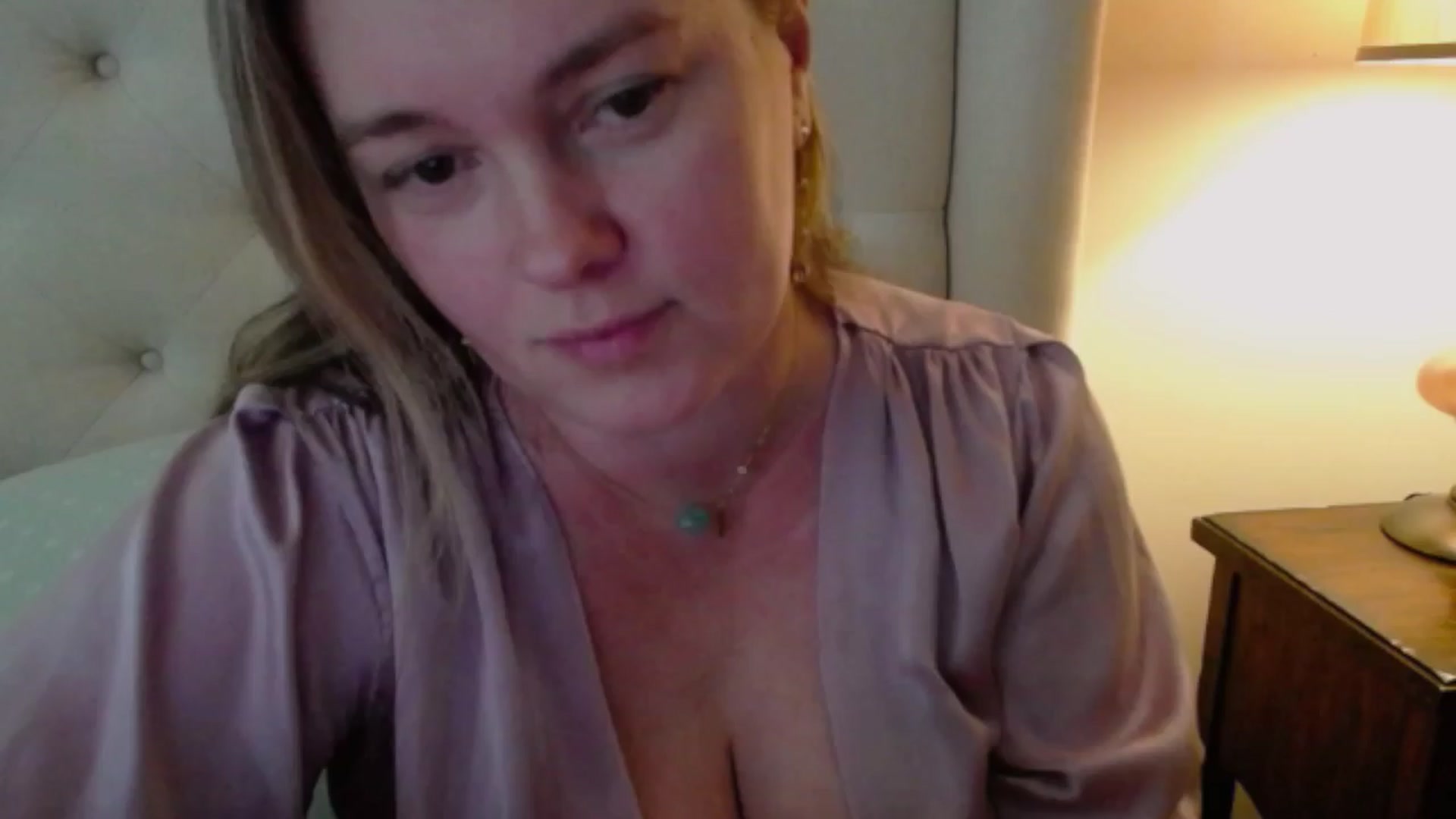 Gallery image thumbnail from J0llye's myfreecams stream on, 04/17/2024, 16:56 image 18 of 20