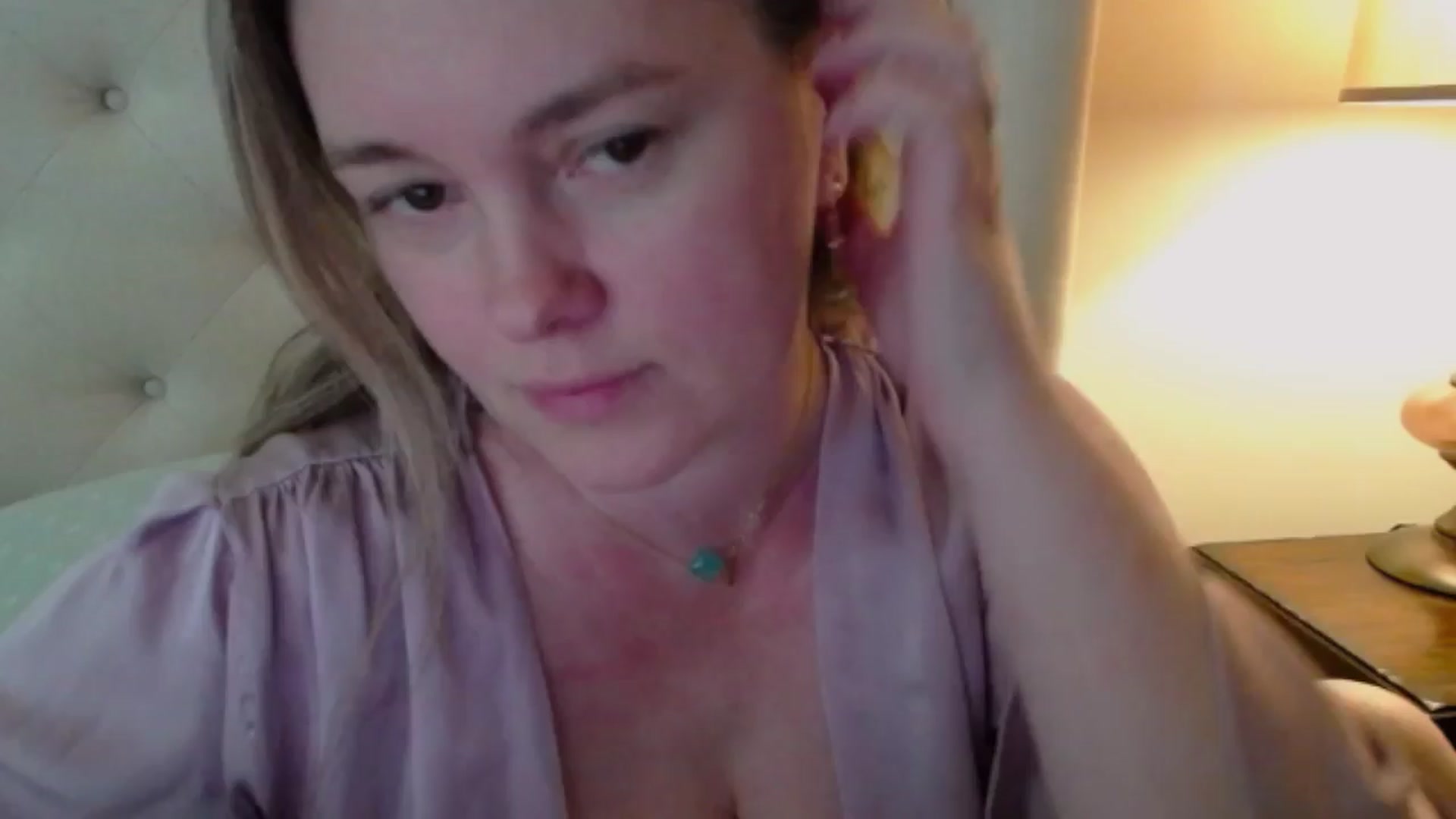 Gallery image thumbnail from J0llye's myfreecams stream on, 04/17/2024, 16:56 image 10 of 20