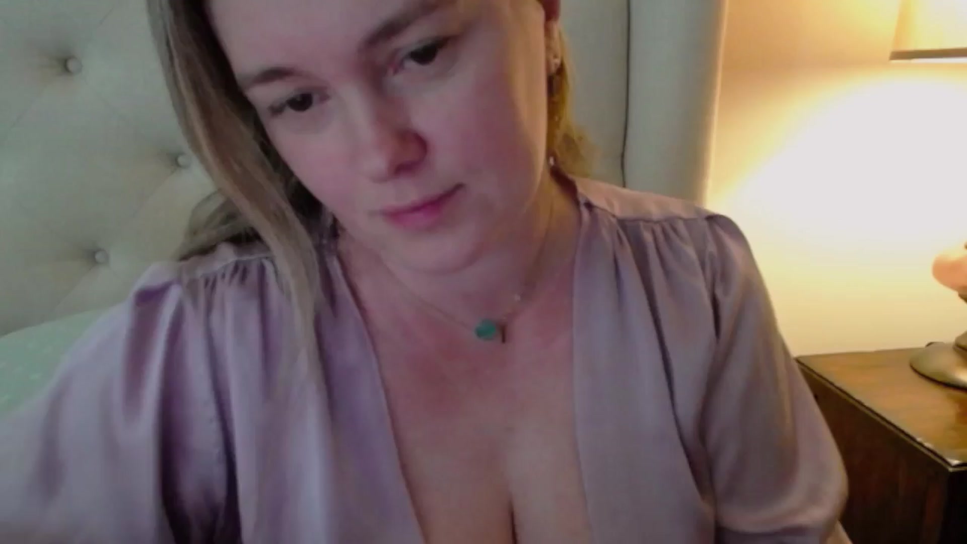 Gallery image thumbnail from J0llye's myfreecams stream on, 04/17/2024, 16:56 image 12 of 20
