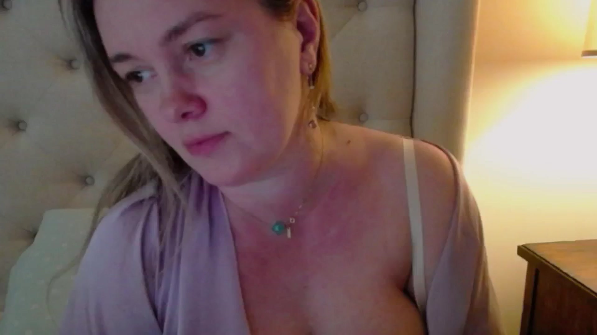 Gallery image thumbnail from J0llye's myfreecams stream on, 04/17/2024, 18:50 image 7 of 20