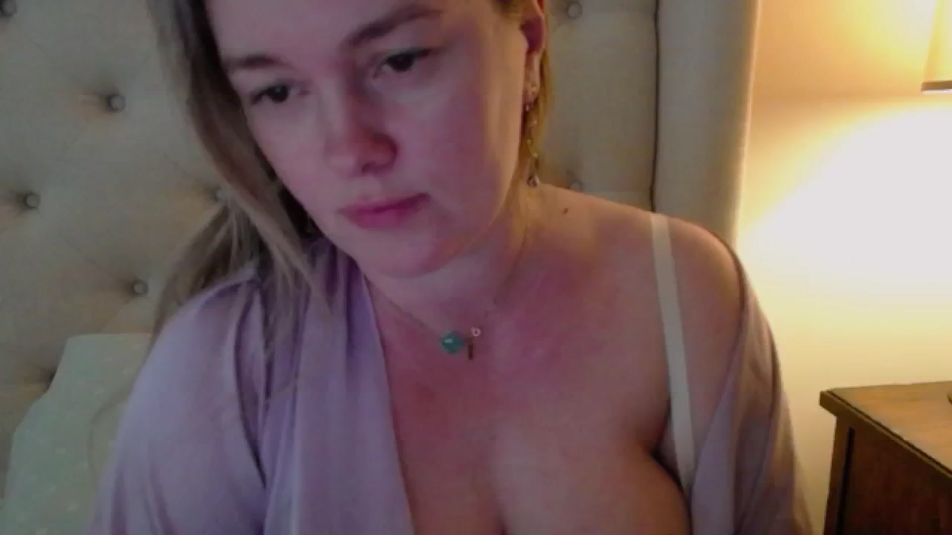 Gallery image thumbnail from J0llye's myfreecams stream on, 04/17/2024, 18:50 image 3 of 20