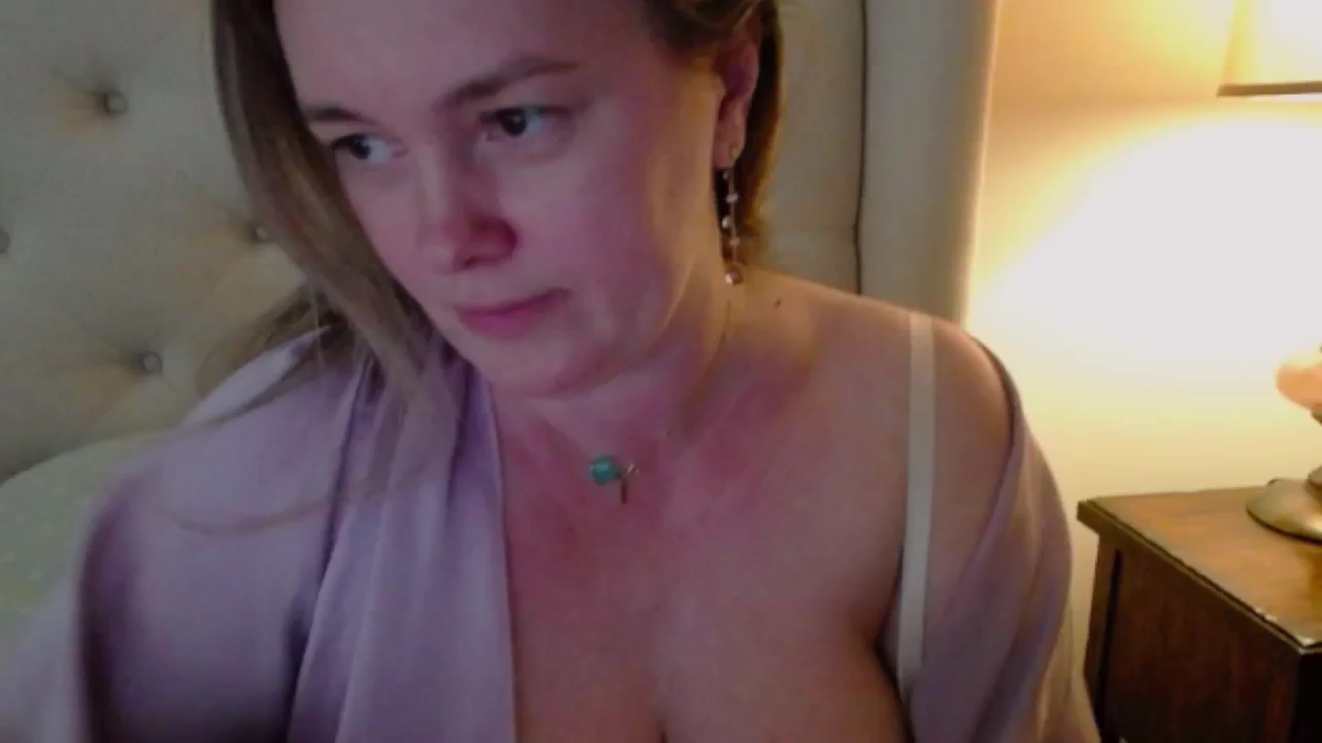 Gallery image thumbnail from J0llye's myfreecams stream on, 04/17/2024, 19:58 image 5 of 20