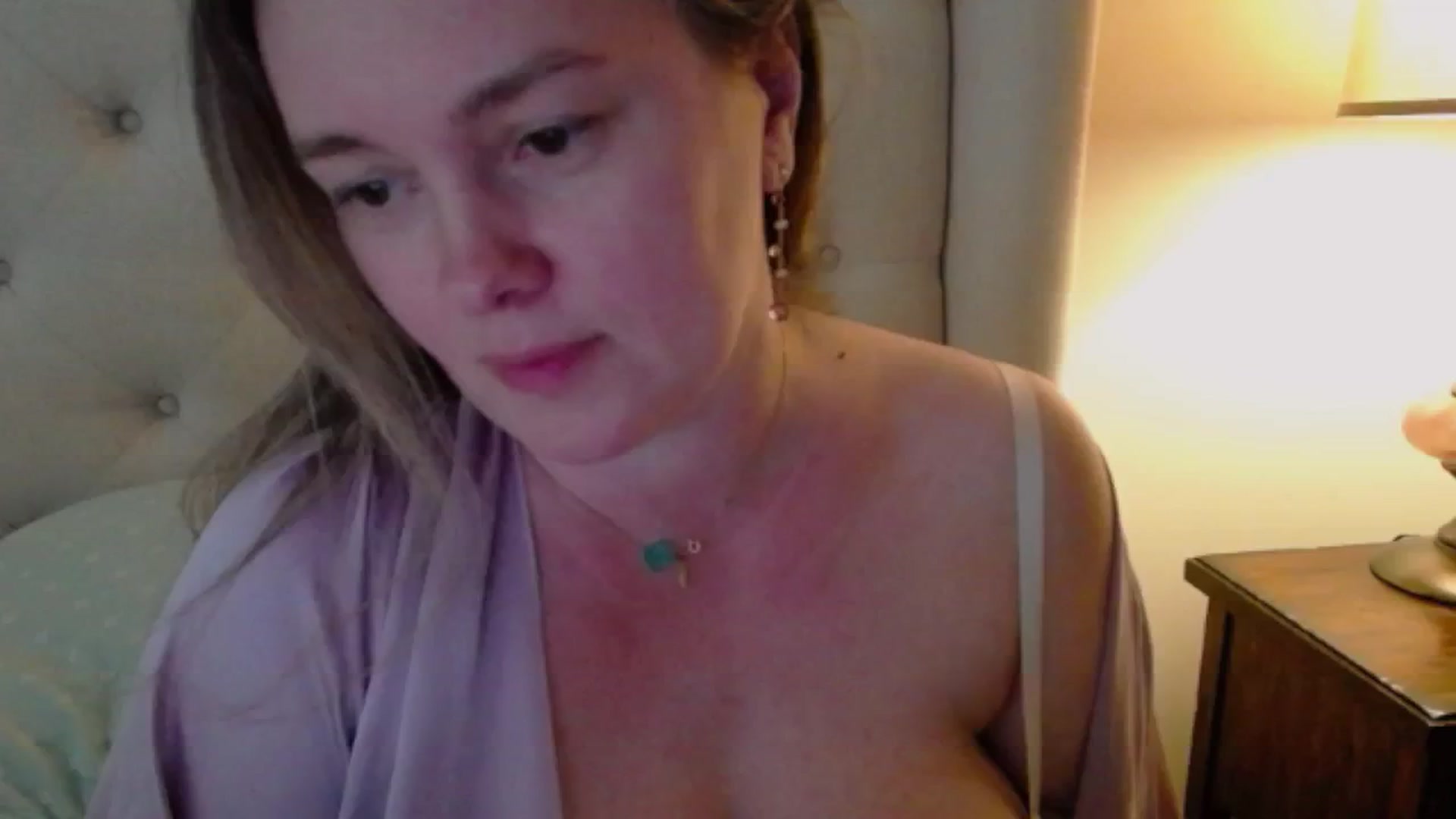 Gallery image thumbnail from J0llye's myfreecams stream on, 04/17/2024, 19:58 image 7 of 20