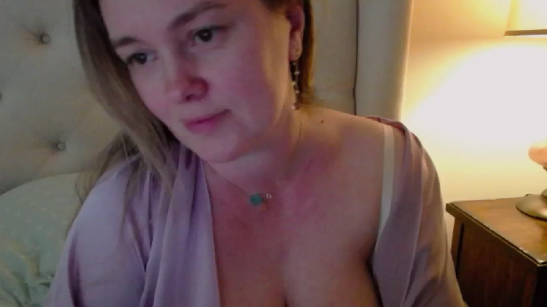 Gallery image thumbnail from J0llye's myfreecams stream on, 04/17/2024, 19:58 image 14 of 20