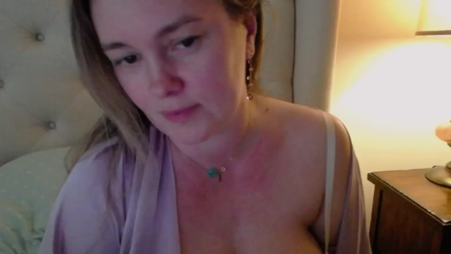 Gallery image thumbnail from J0llye's myfreecams stream on, 04/17/2024, 19:58 image 17 of 20