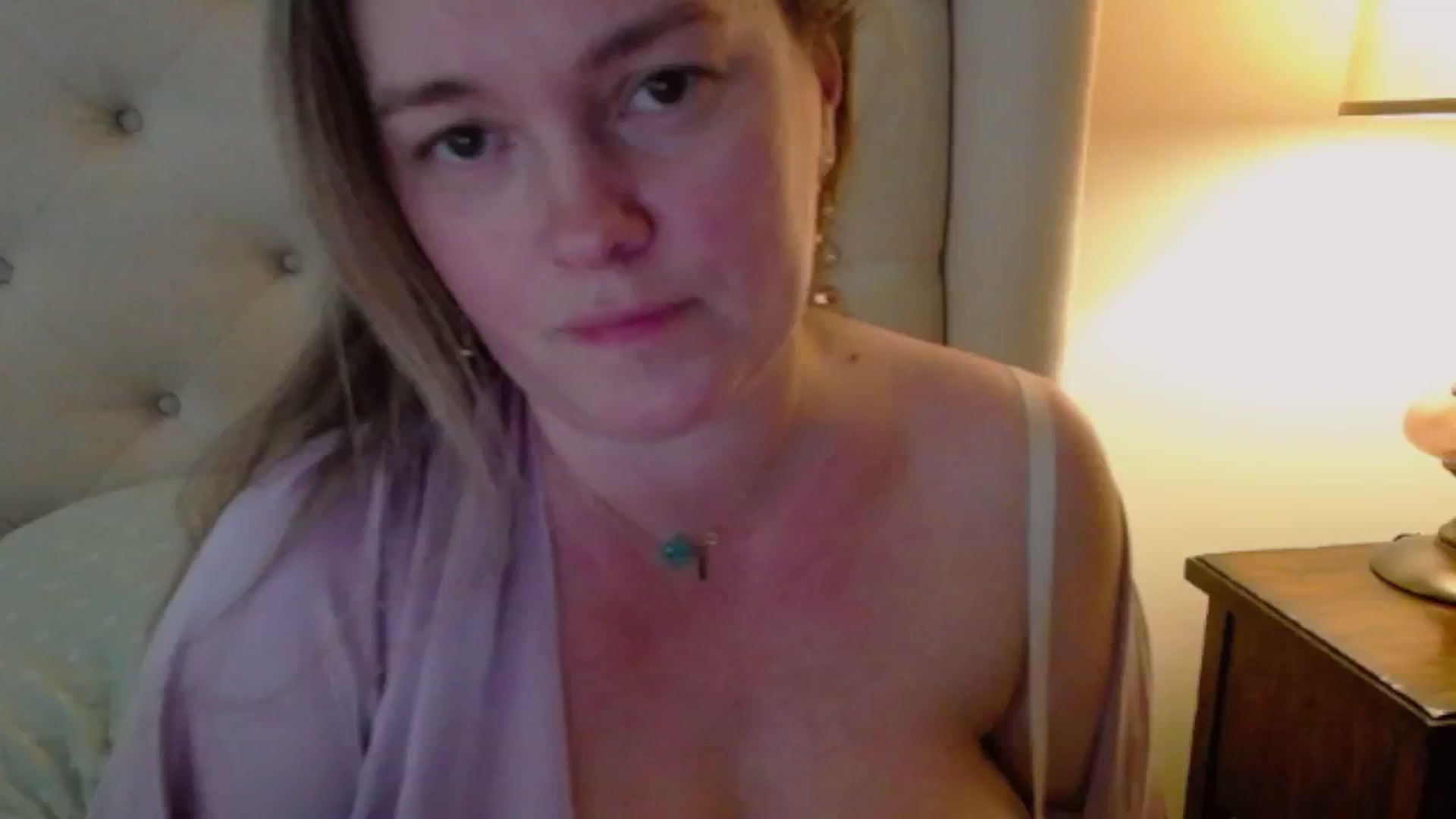 Gallery image thumbnail from J0llye's myfreecams stream on, 04/17/2024, 19:58 image 8 of 20
