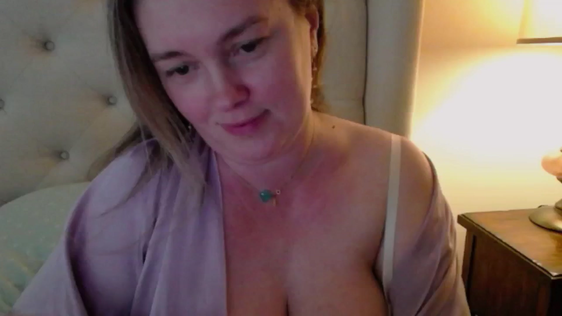 Gallery image thumbnail from J0llye's myfreecams stream on, 04/17/2024, 19:58 image 9 of 20