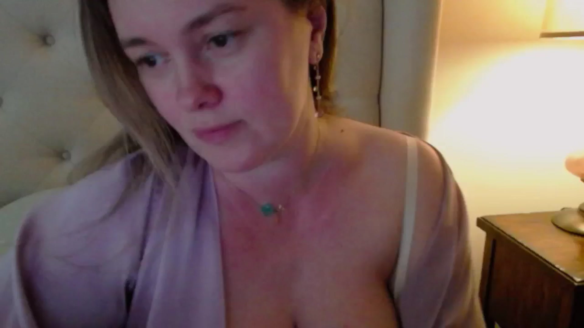 Gallery image thumbnail from J0llye's myfreecams stream on, 04/17/2024, 19:58 image 10 of 20