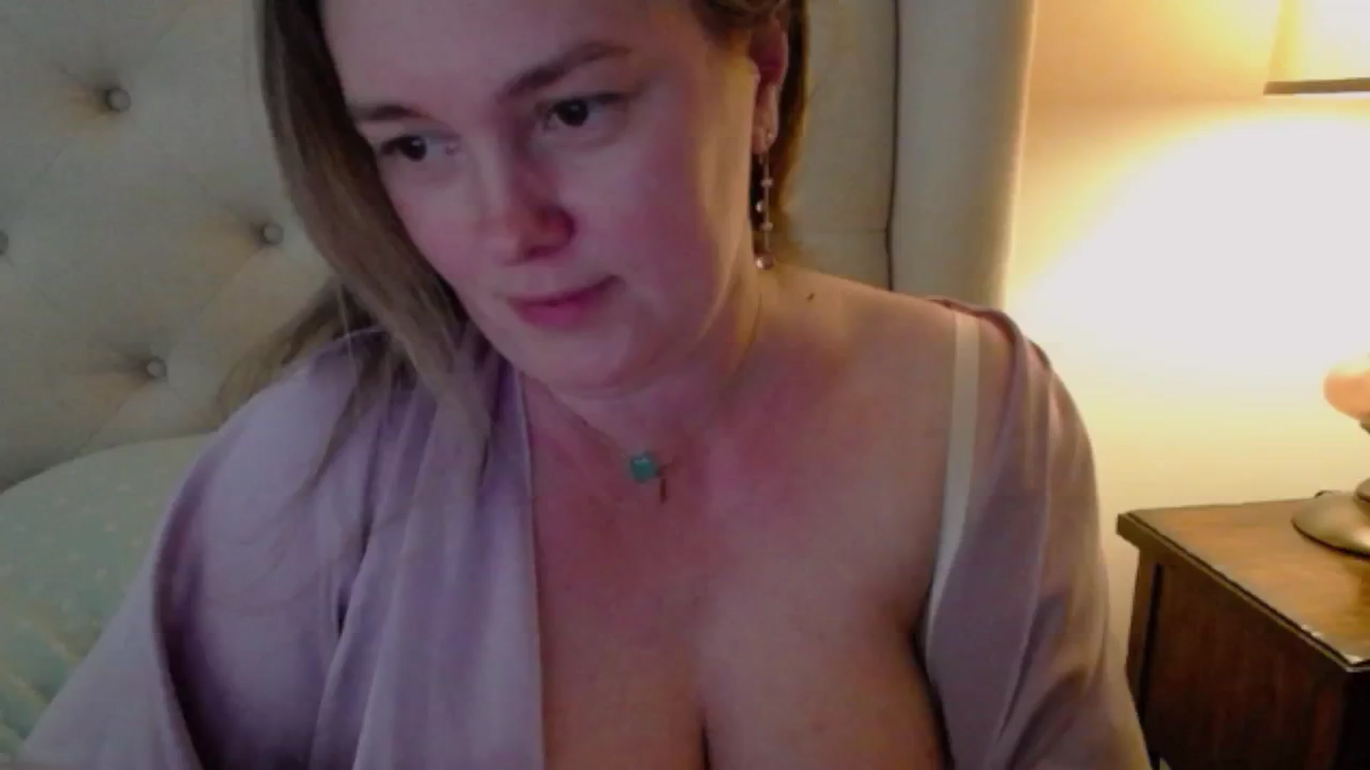 Gallery image thumbnail from J0llye's myfreecams stream on, 04/17/2024, 19:58 image 12 of 20