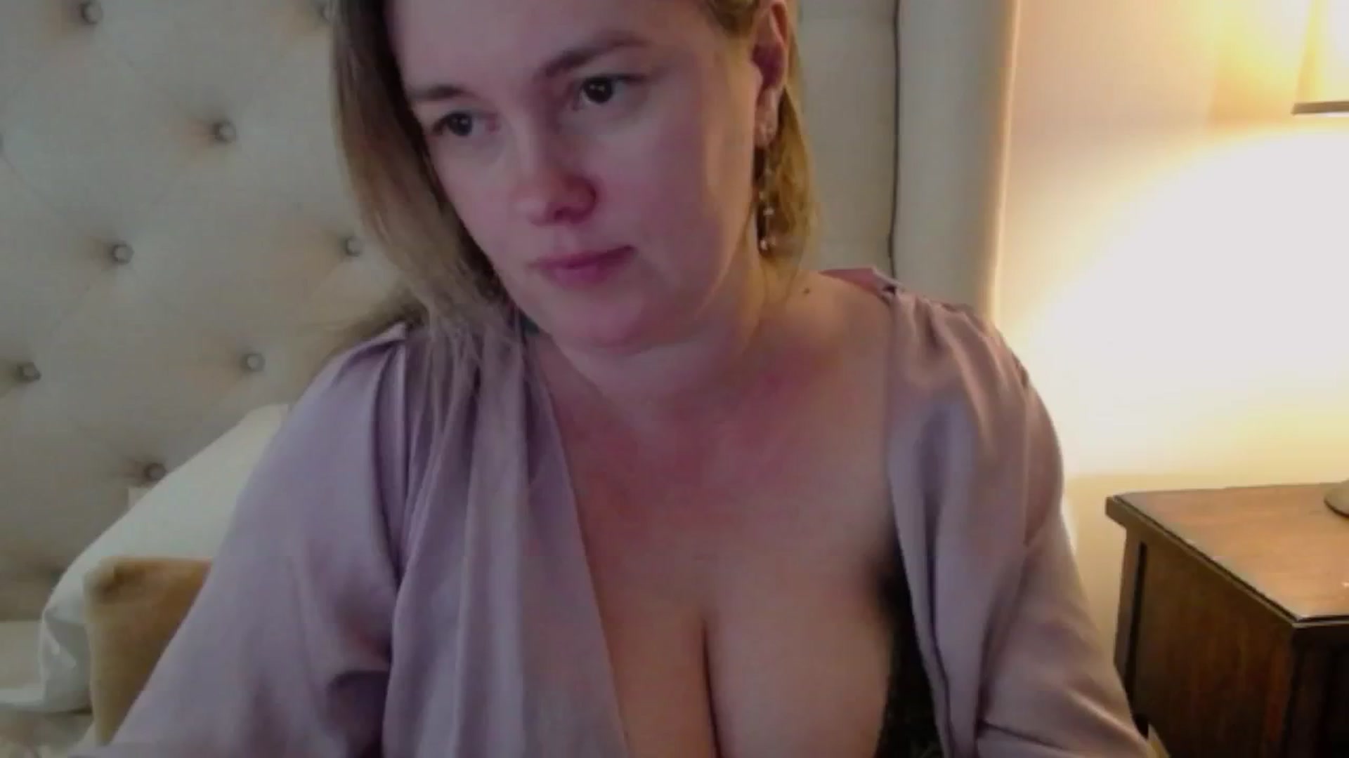 Gallery image thumbnail from J0llye's myfreecams stream on, 04/22/2024, 19:14 image 2 of 20