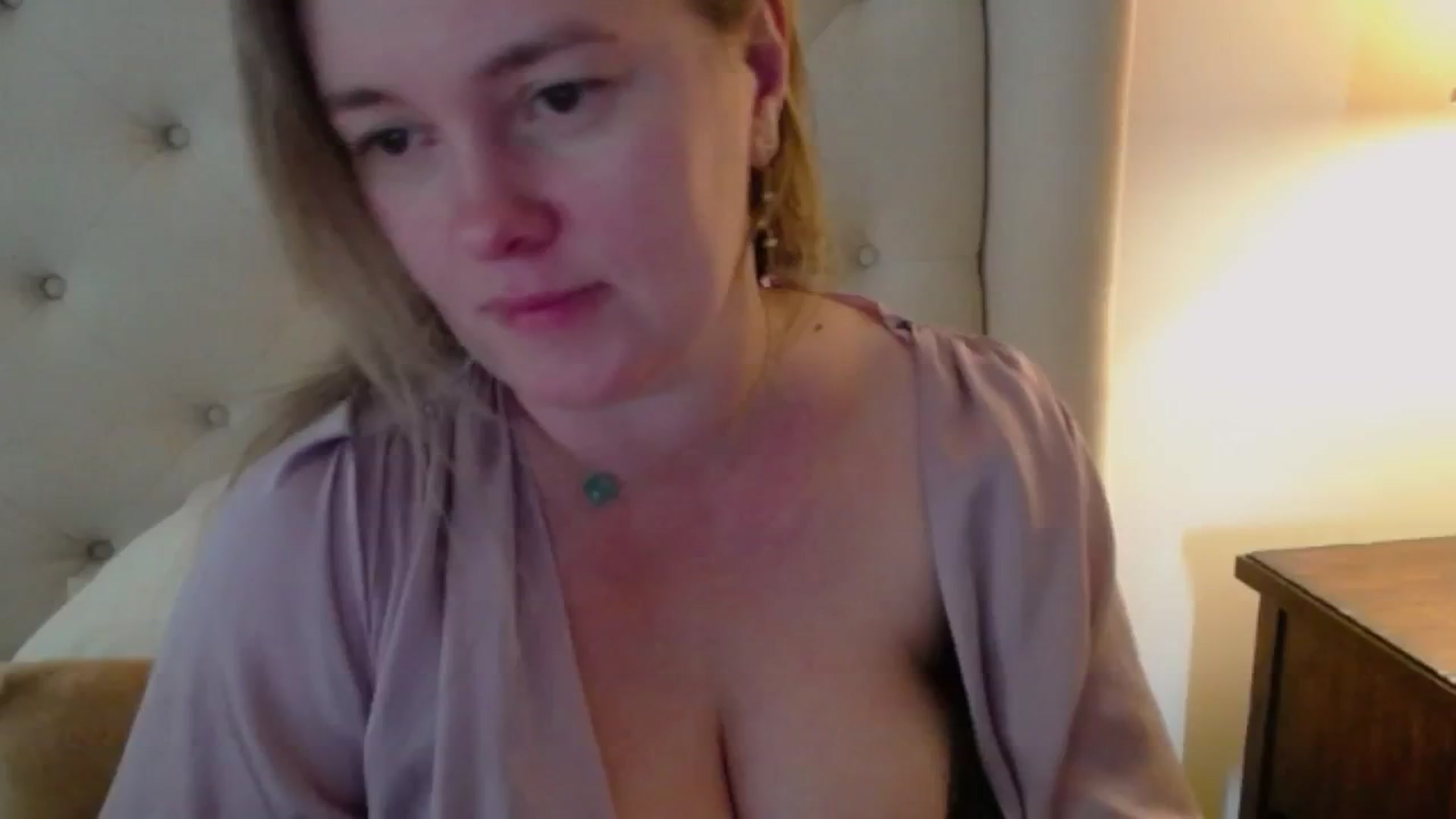 Gallery image thumbnail from J0llye's myfreecams stream on, 04/22/2024, 19:14 image 20 of 20