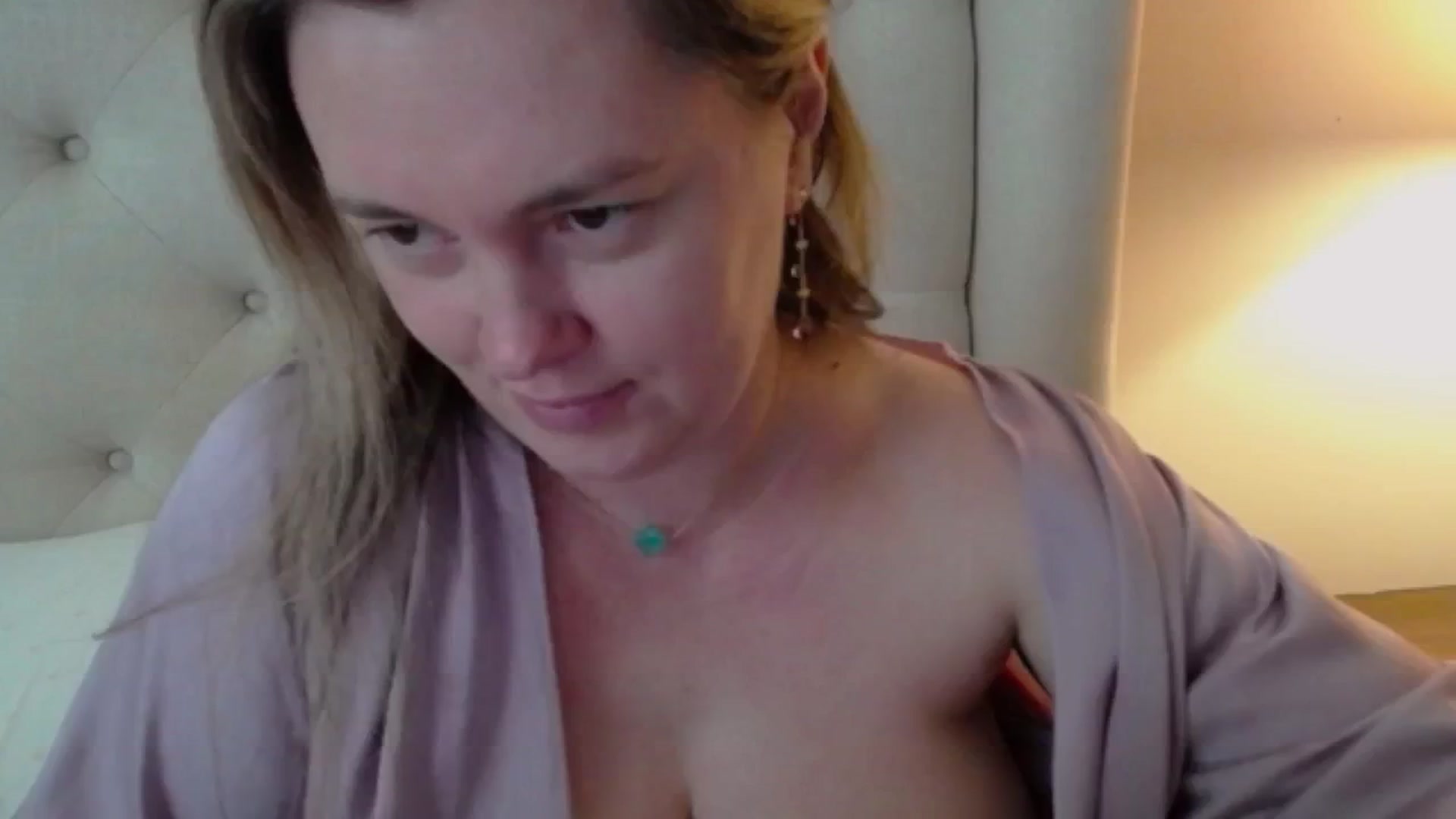 Gallery image thumbnail from J0llye's myfreecams stream on, 04/23/2024, 16:32 image 18 of 20