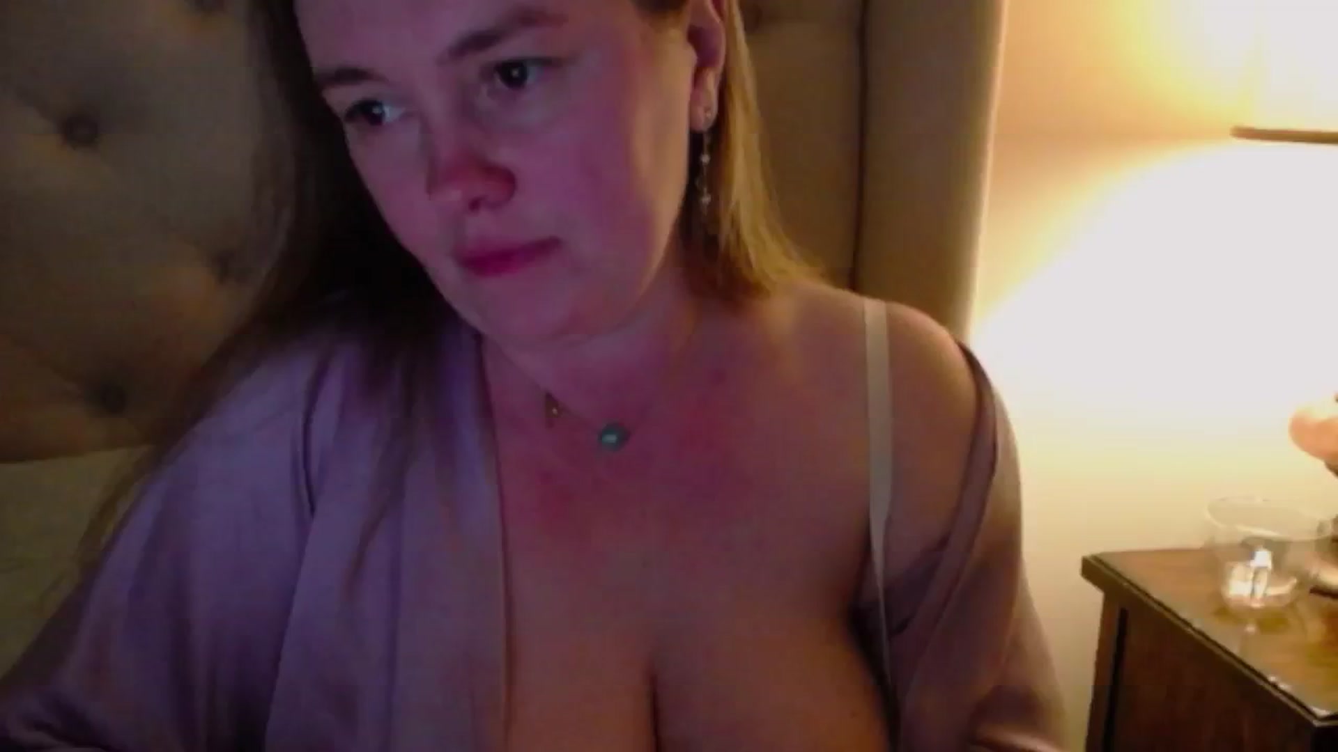 Gallery image thumbnail from J0llye's myfreecams stream on, 04/28/2024, 03:32 image 2 of 20