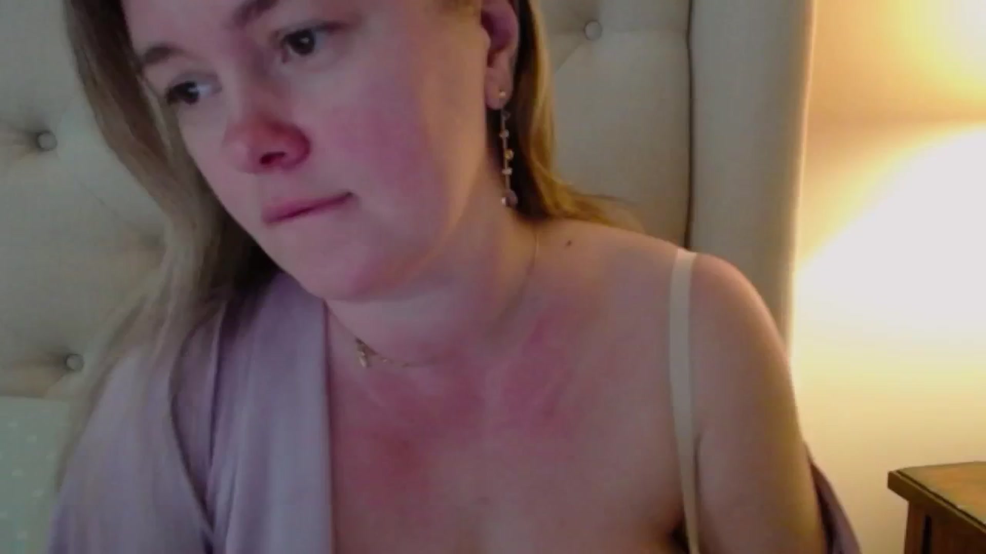 Gallery image thumbnail from J0llye's myfreecams stream on, 04/28/2024, 14:48 image 6 of 20