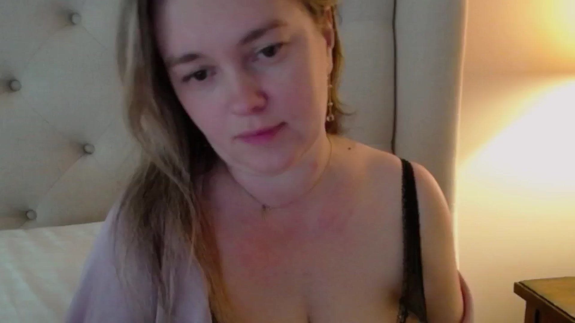 Gallery image thumbnail from J0llye's myfreecams stream on, 04/29/2024, 19:55 image 18 of 20