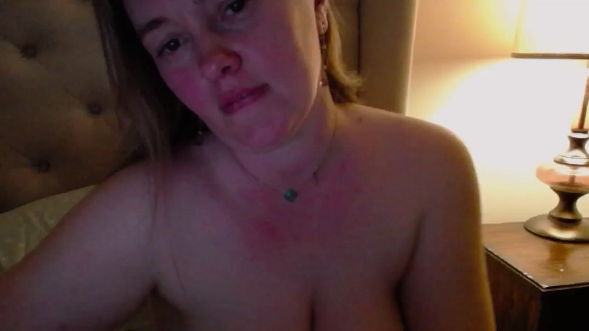 Gallery image thumbnail from J0llye's myfreecams stream on, 04/30/2024, 04:01 image 16 of 20