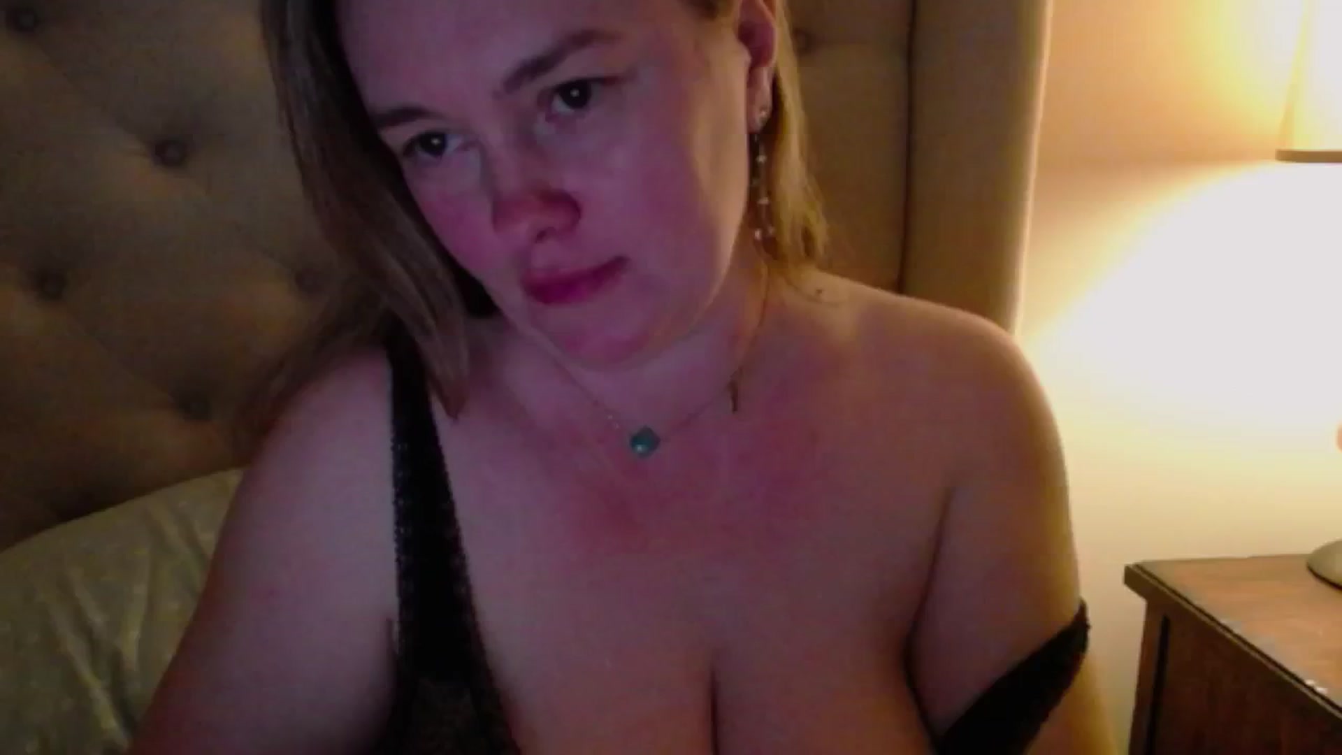 Gallery image thumbnail from J0llye's myfreecams stream on, 04/30/2024, 04:01 image 4 of 20