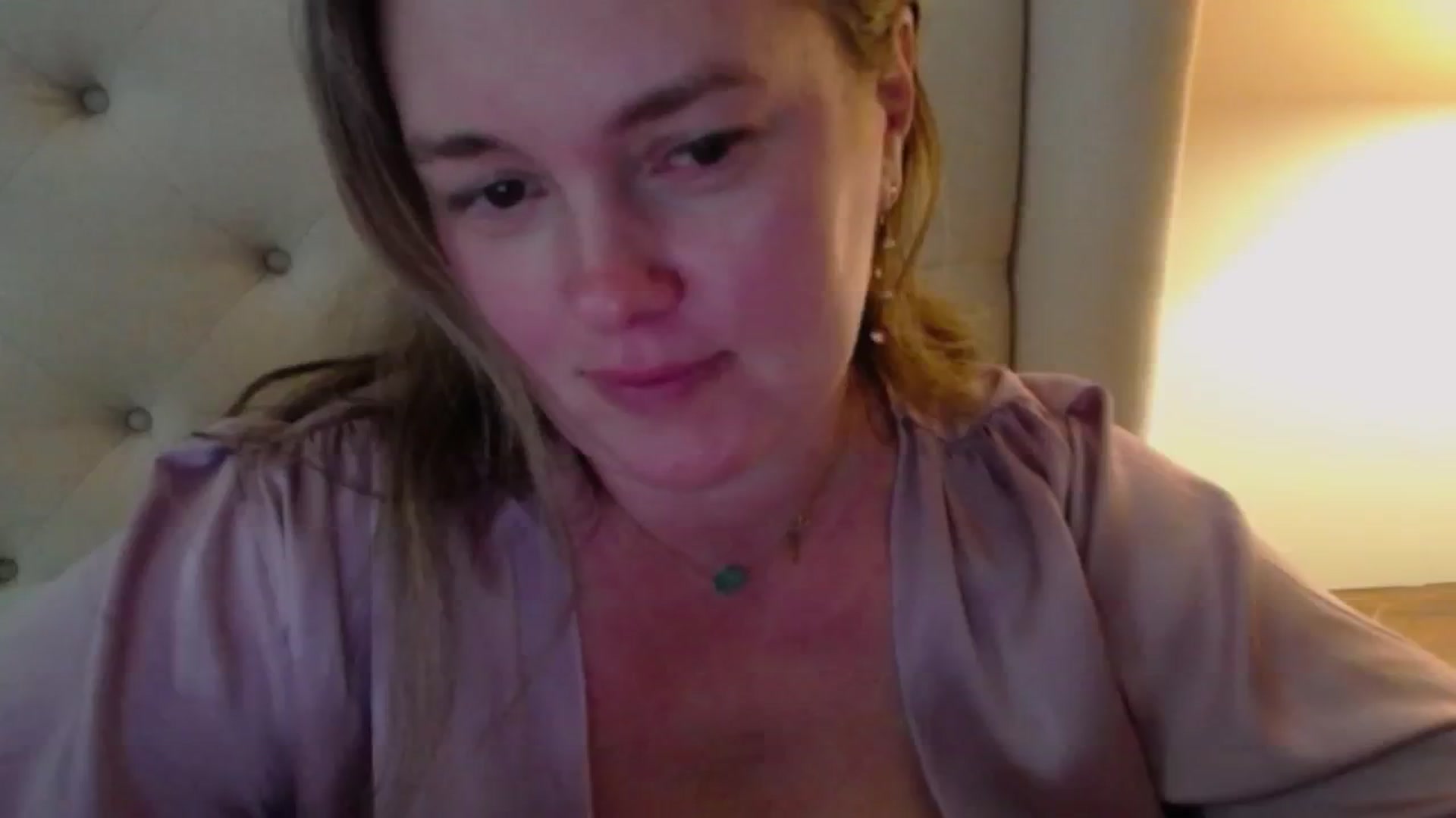Gallery image thumbnail from J0llye's myfreecams stream on, 05/02/2024, 19:48 image 20 of 20