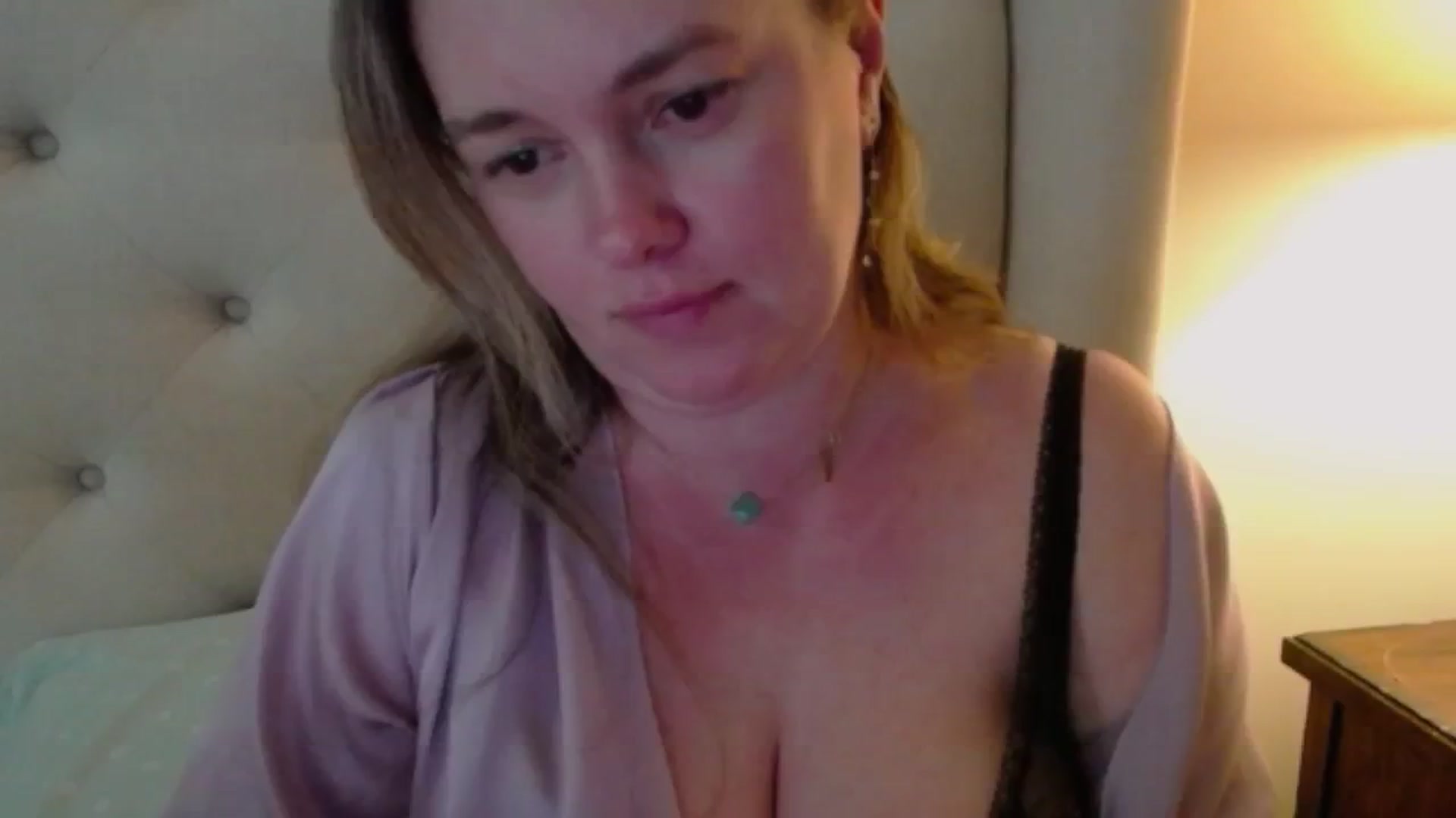 Gallery image thumbnail from J0llye's myfreecams stream on, 05/02/2024, 19:48 image 8 of 20
