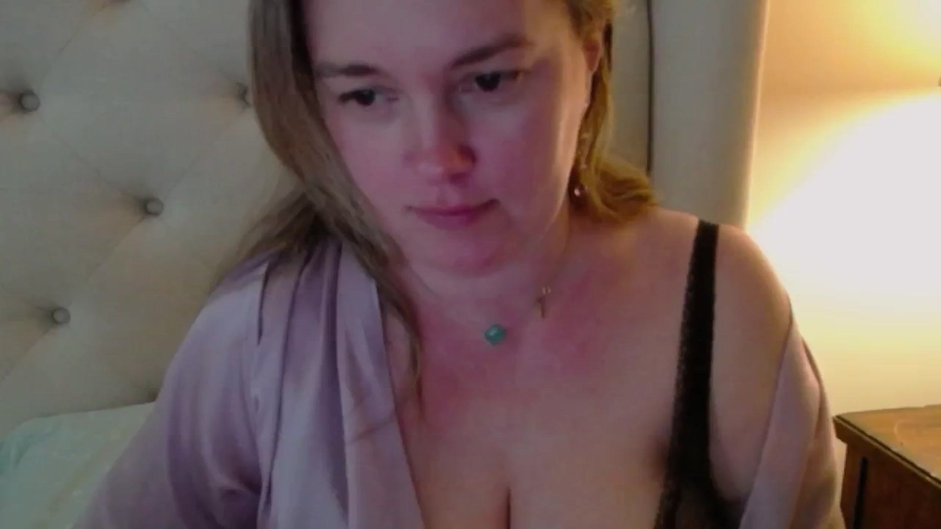 Gallery image thumbnail from J0llye's myfreecams stream on, 05/02/2024, 19:48 image 3 of 20