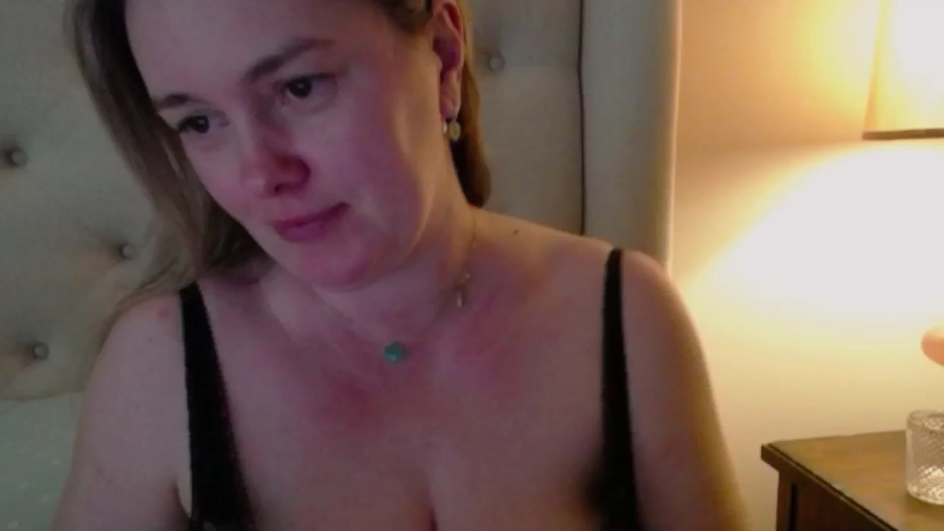 Gallery image thumbnail from J0llye's myfreecams stream on, 05/04/2024, 19:55 image 5 of 20