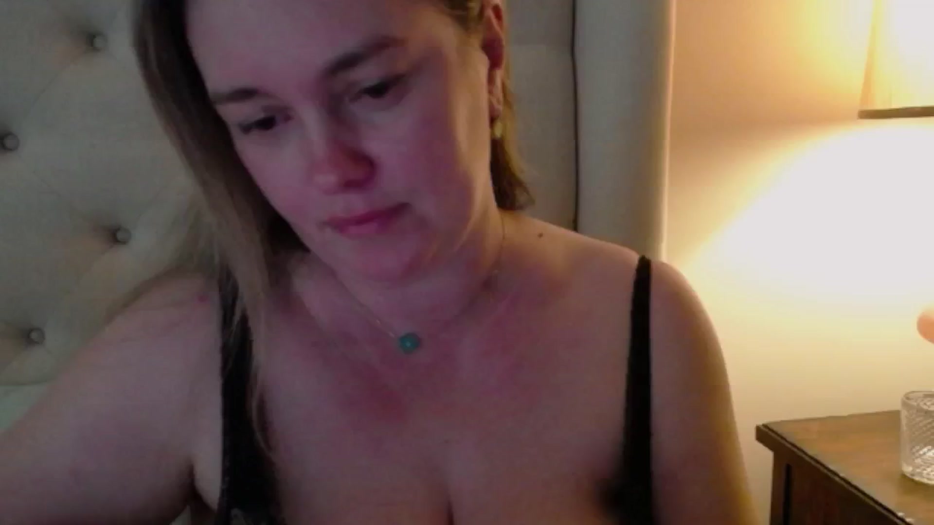 Gallery image thumbnail from J0llye's myfreecams stream on, 05/04/2024, 19:55 image 13 of 20