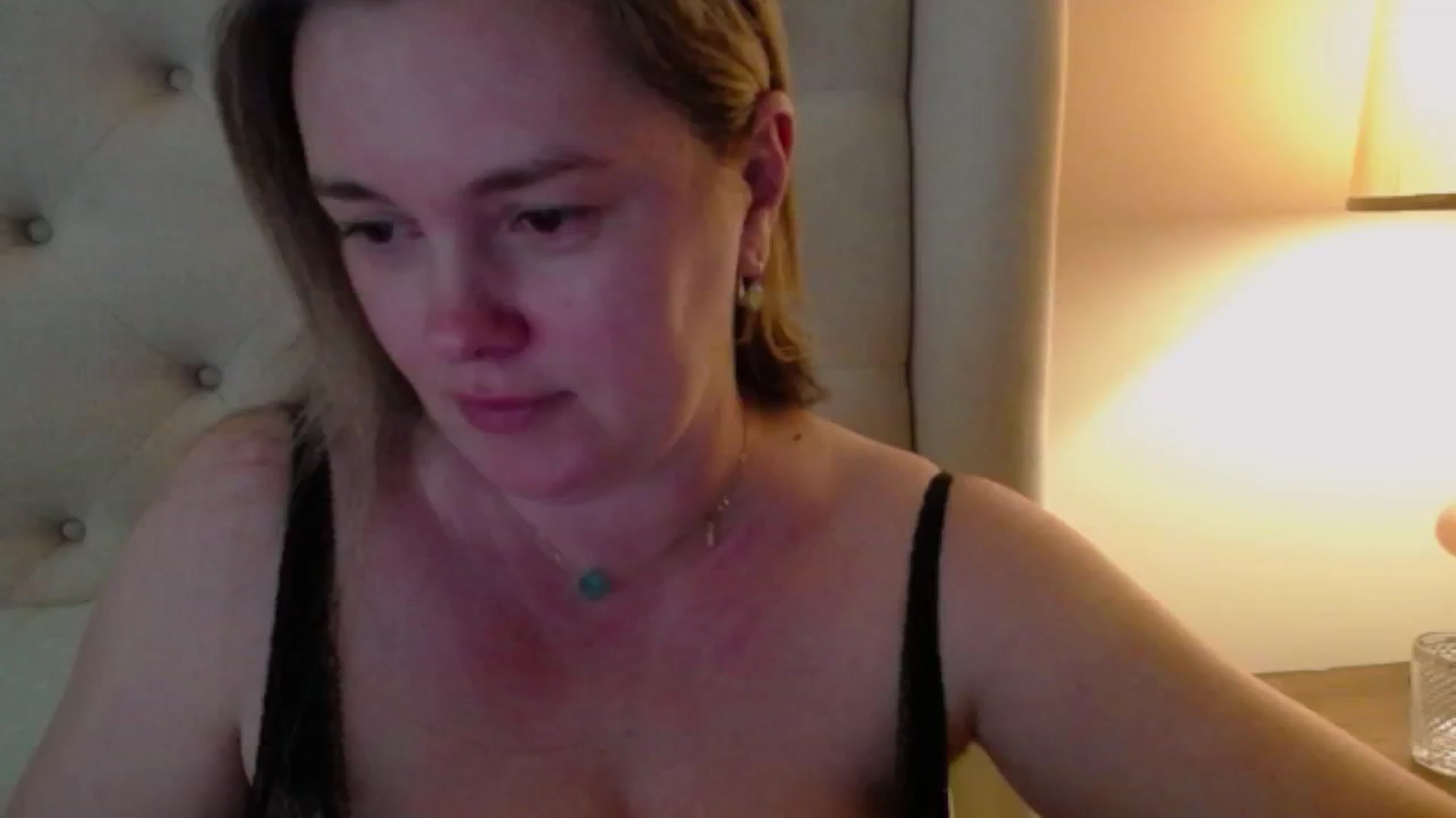 Gallery image thumbnail from J0llye's myfreecams stream on, 05/04/2024, 19:55 image 9 of 20