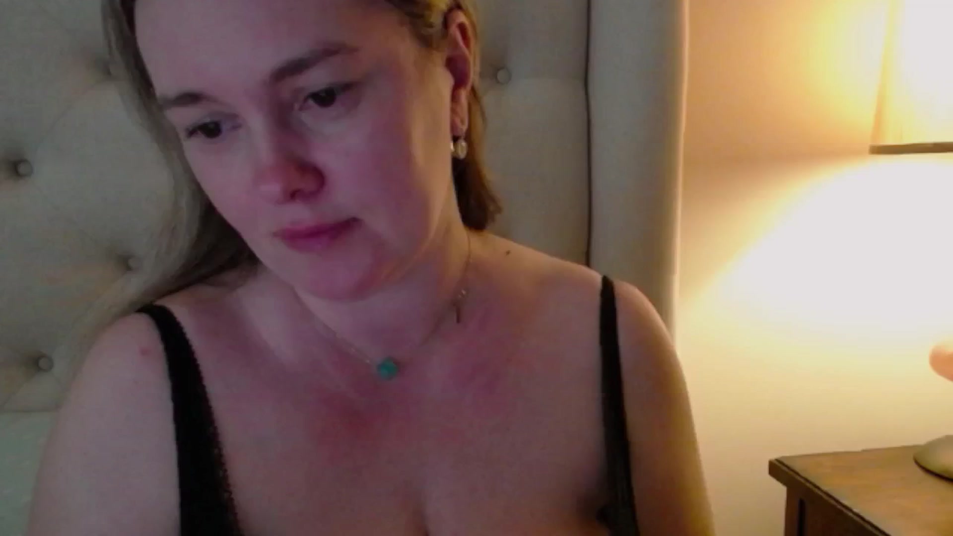 Gallery image thumbnail from J0llye's myfreecams stream on, 05/04/2024, 19:55 image 4 of 20