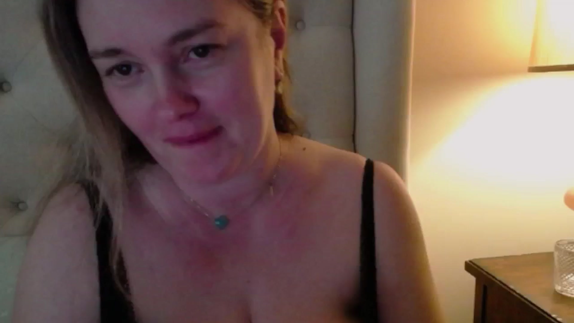Gallery image thumbnail from J0llye's myfreecams stream on, 05/04/2024, 19:55 image 12 of 20