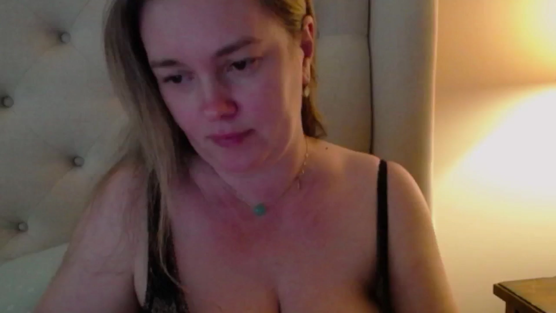 Gallery image thumbnail from J0llye's myfreecams stream on, 05/04/2024, 19:55 image 17 of 20