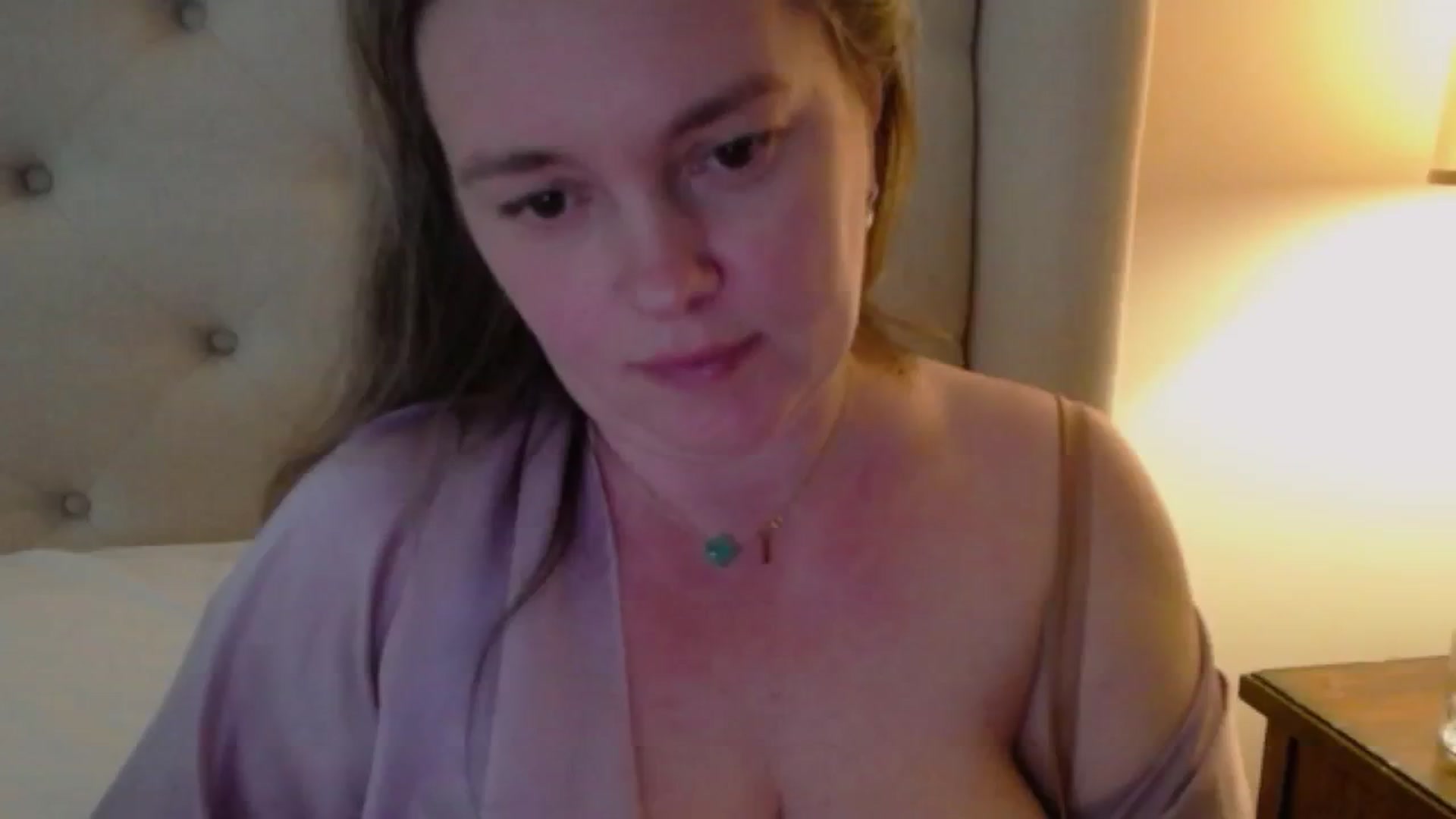 Gallery image thumbnail from J0llye's myfreecams stream on, 05/05/2024, 20:50 image 17 of 20