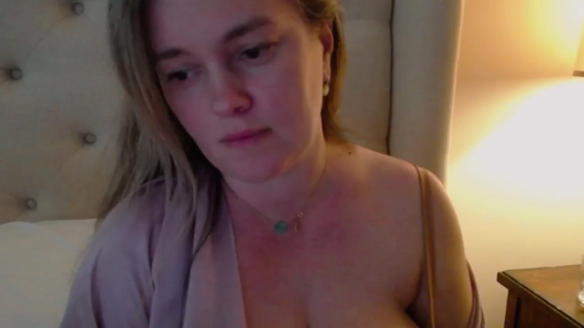 Gallery image thumbnail from J0llye's myfreecams stream on, 05/05/2024, 20:50 image 15 of 20