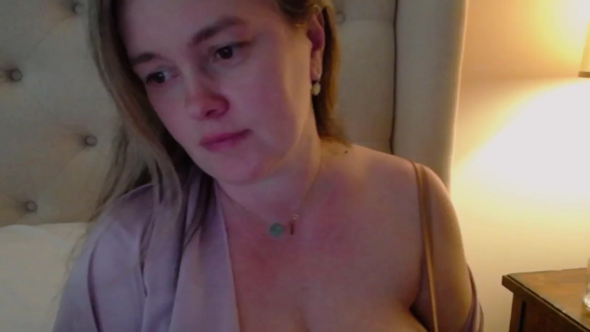 Gallery image thumbnail from J0llye's myfreecams stream on, 05/05/2024, 20:50 image 14 of 20