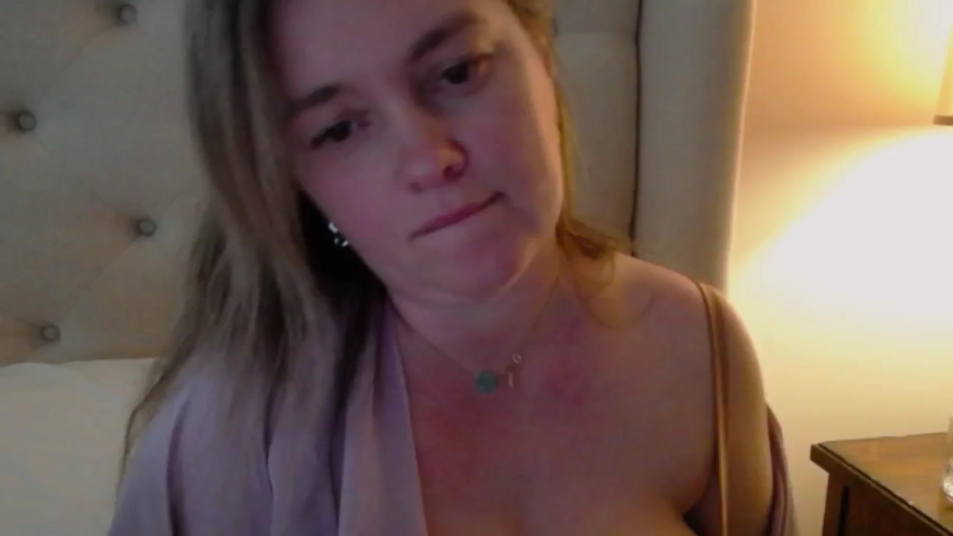 Gallery image thumbnail from J0llye's myfreecams stream on, 05/05/2024, 20:50 image 13 of 20
