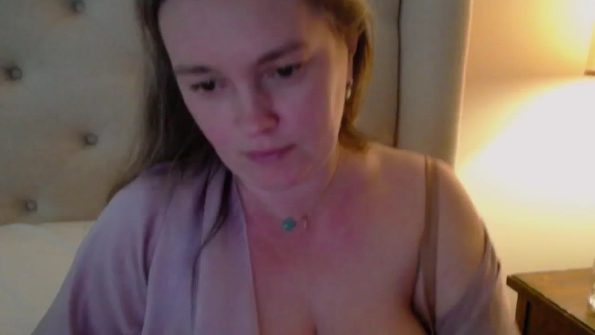 Gallery image thumbnail from J0llye's myfreecams stream on, 05/05/2024, 20:50 image 18 of 20