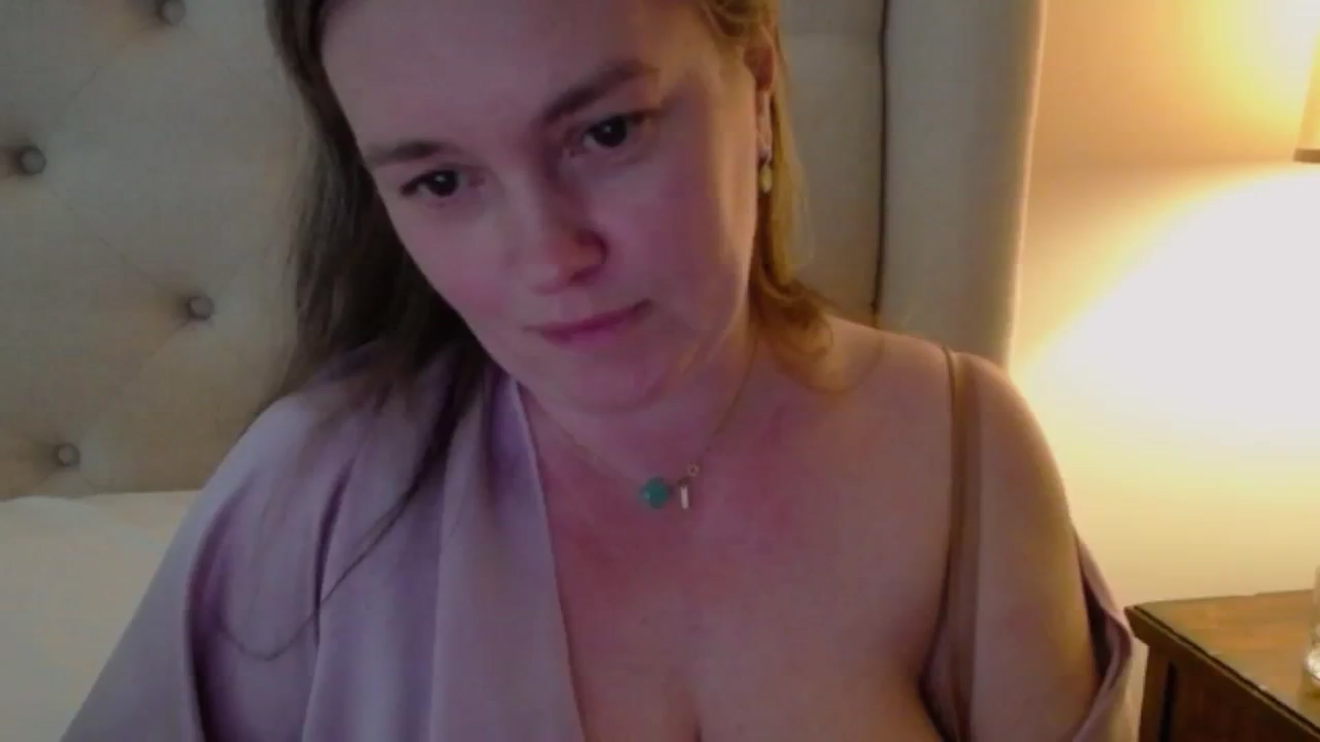 Gallery image thumbnail from J0llye's myfreecams stream on, 05/05/2024, 20:50 image 2 of 20