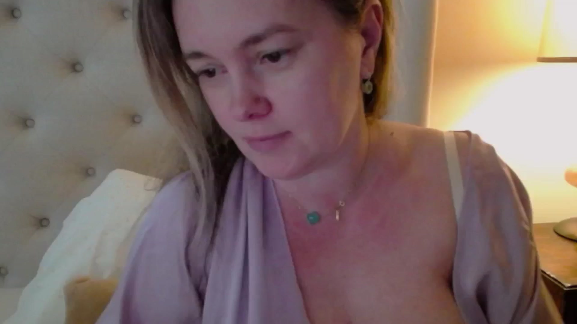 Gallery image thumbnail from J0llye's myfreecams stream on, 05/06/2024, 19:17 image 9 of 20